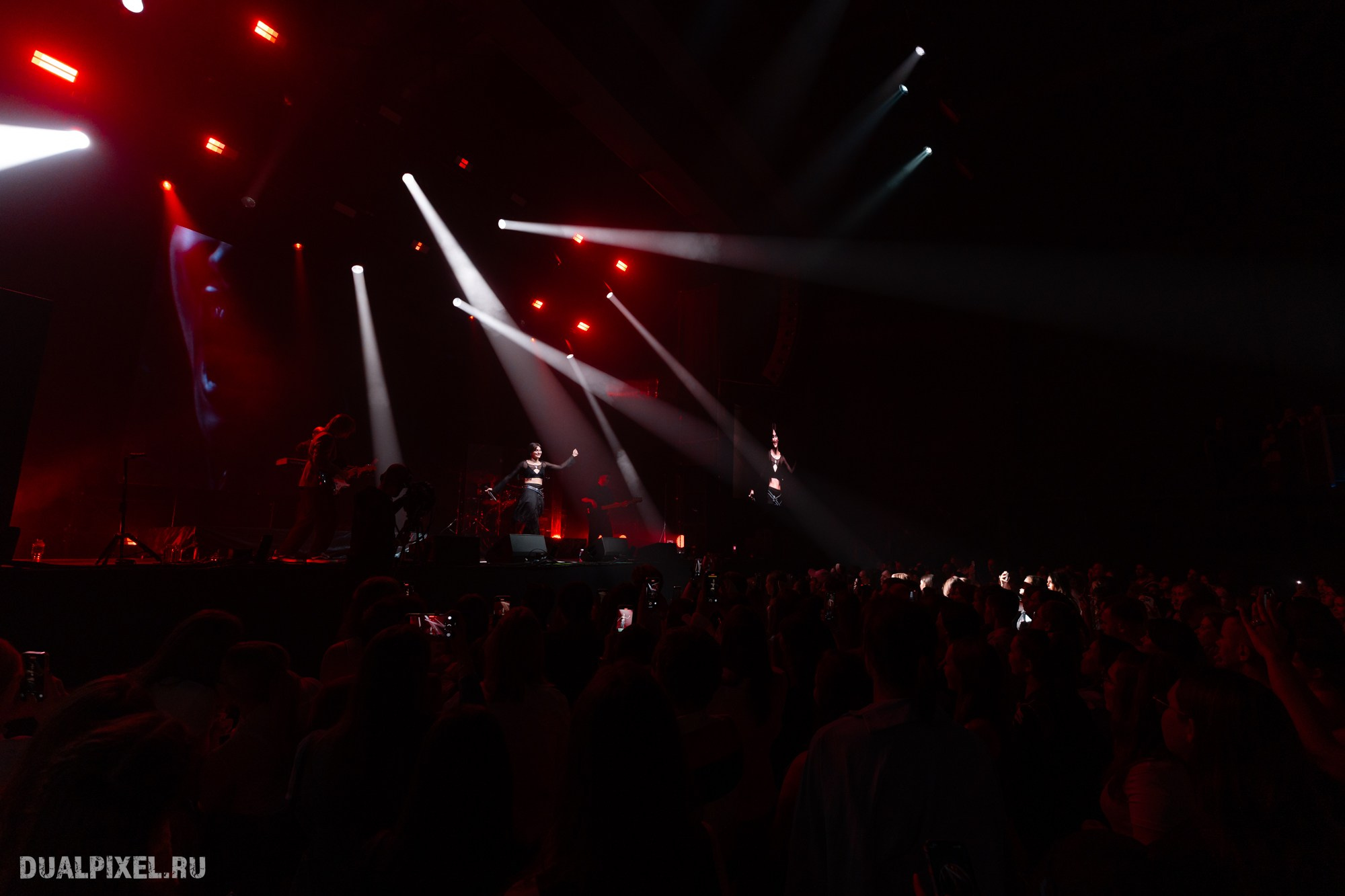 Mona. Магия музыки в кадре: Концертная Фотография