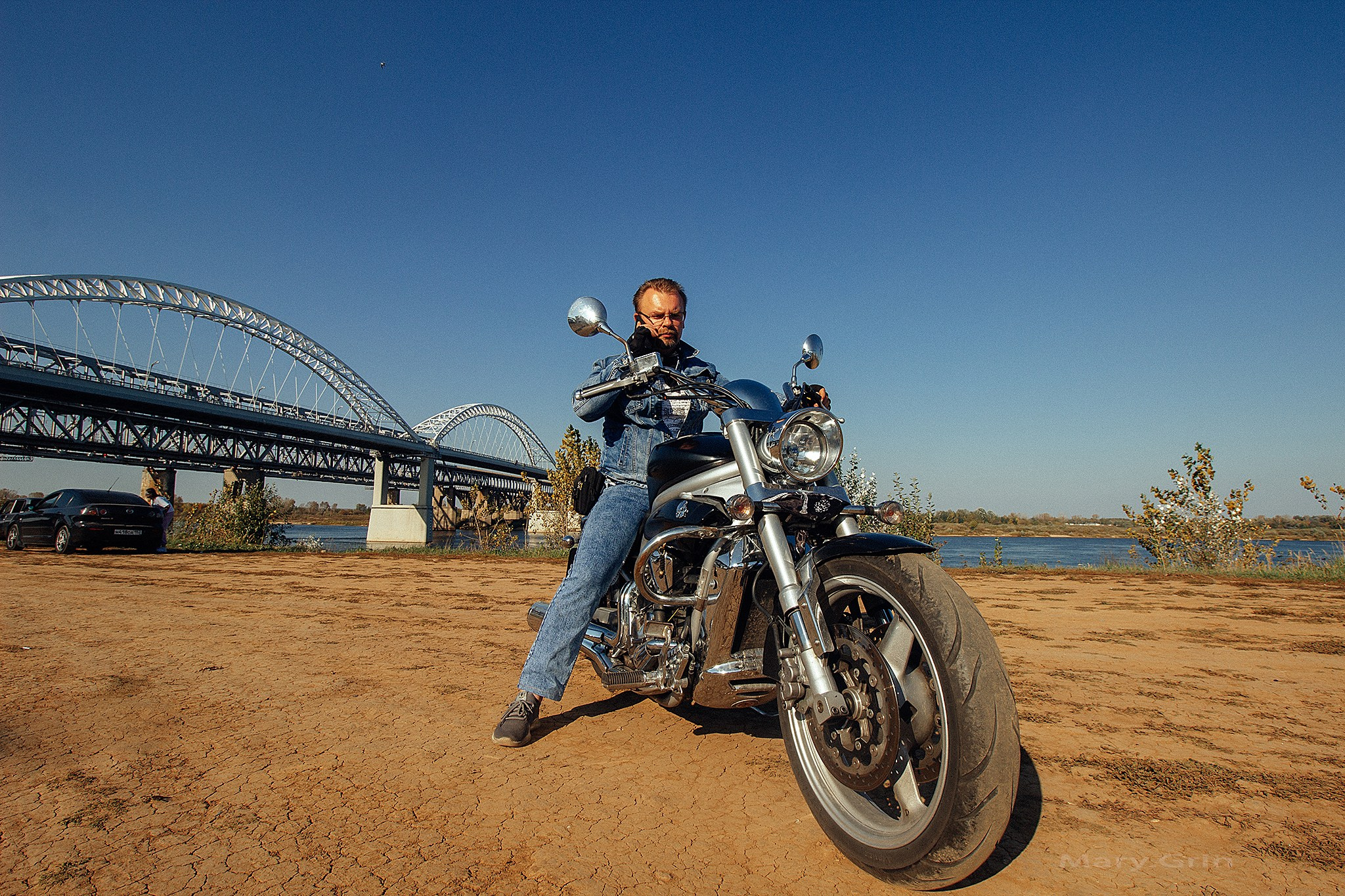 Дмитрий с мотоциклом. Детский и семейный фотограф, фотограф мероприятий Нижний Новгород