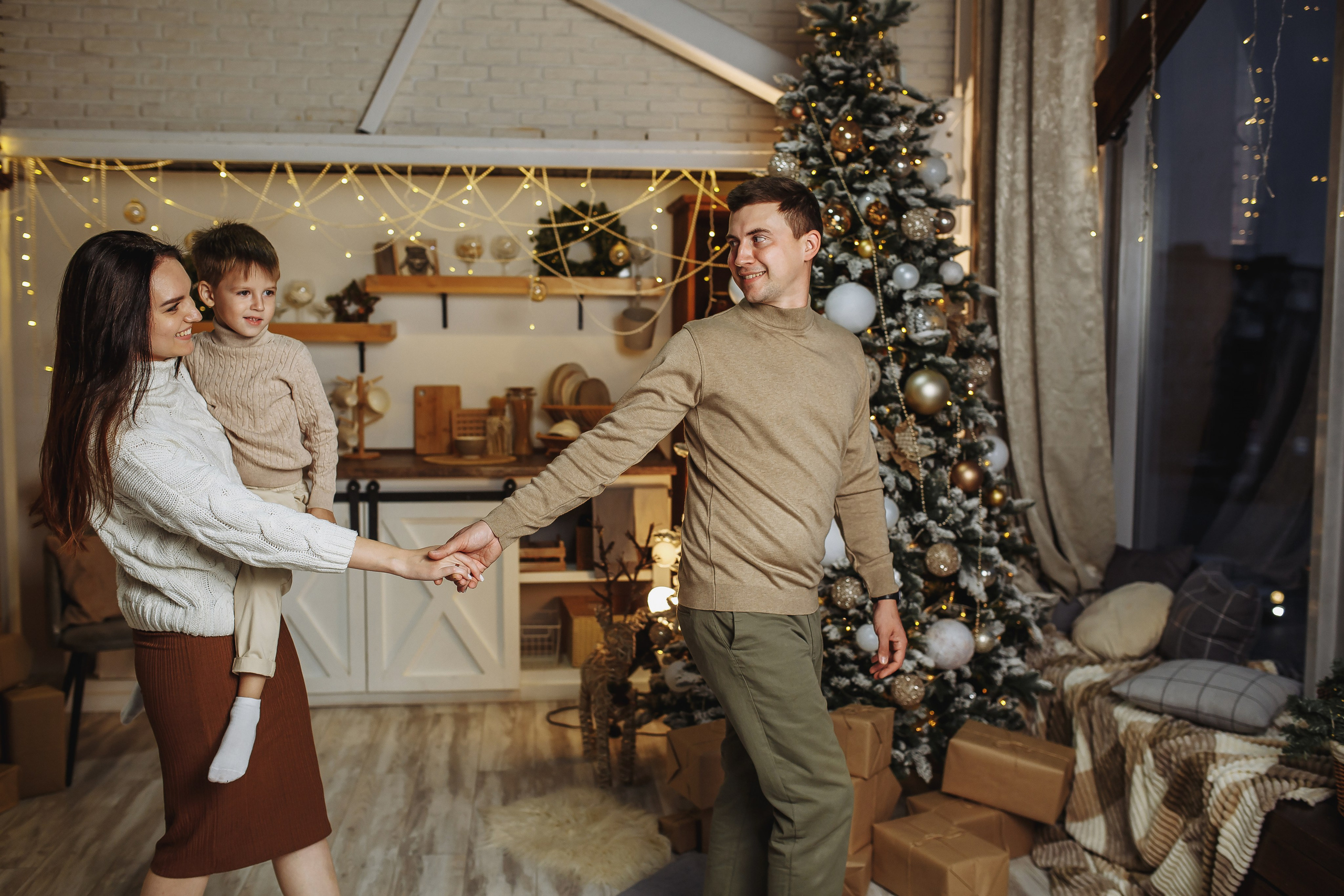 Новогодняя истории Ника, Женя и Артем. Семейный и свадебный фотограф в Саратове Катерина Оленская
