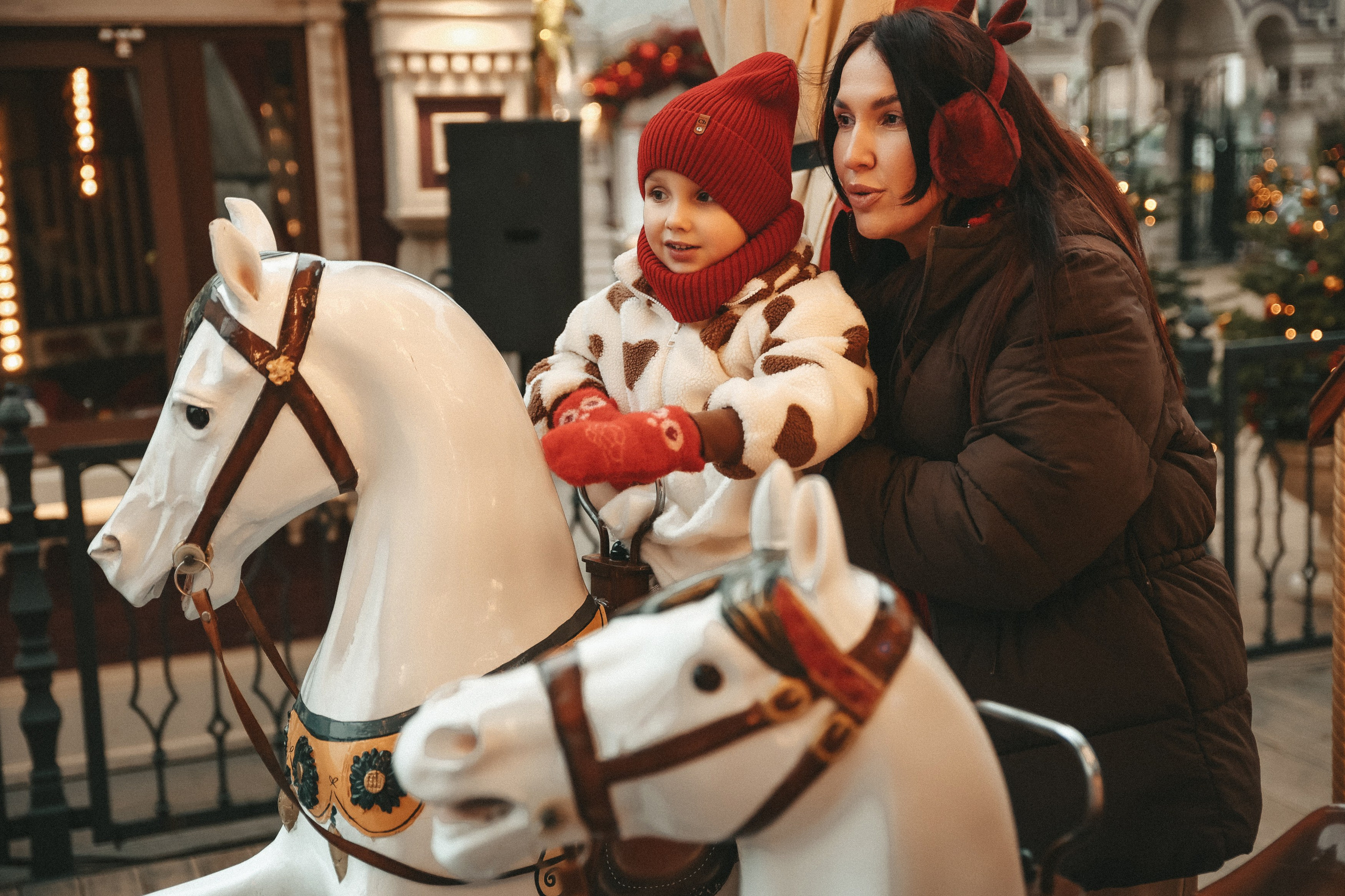 Новогодняя фотосессия на Гум ярмарка мама и дочка. Фотограф Владимир Москва