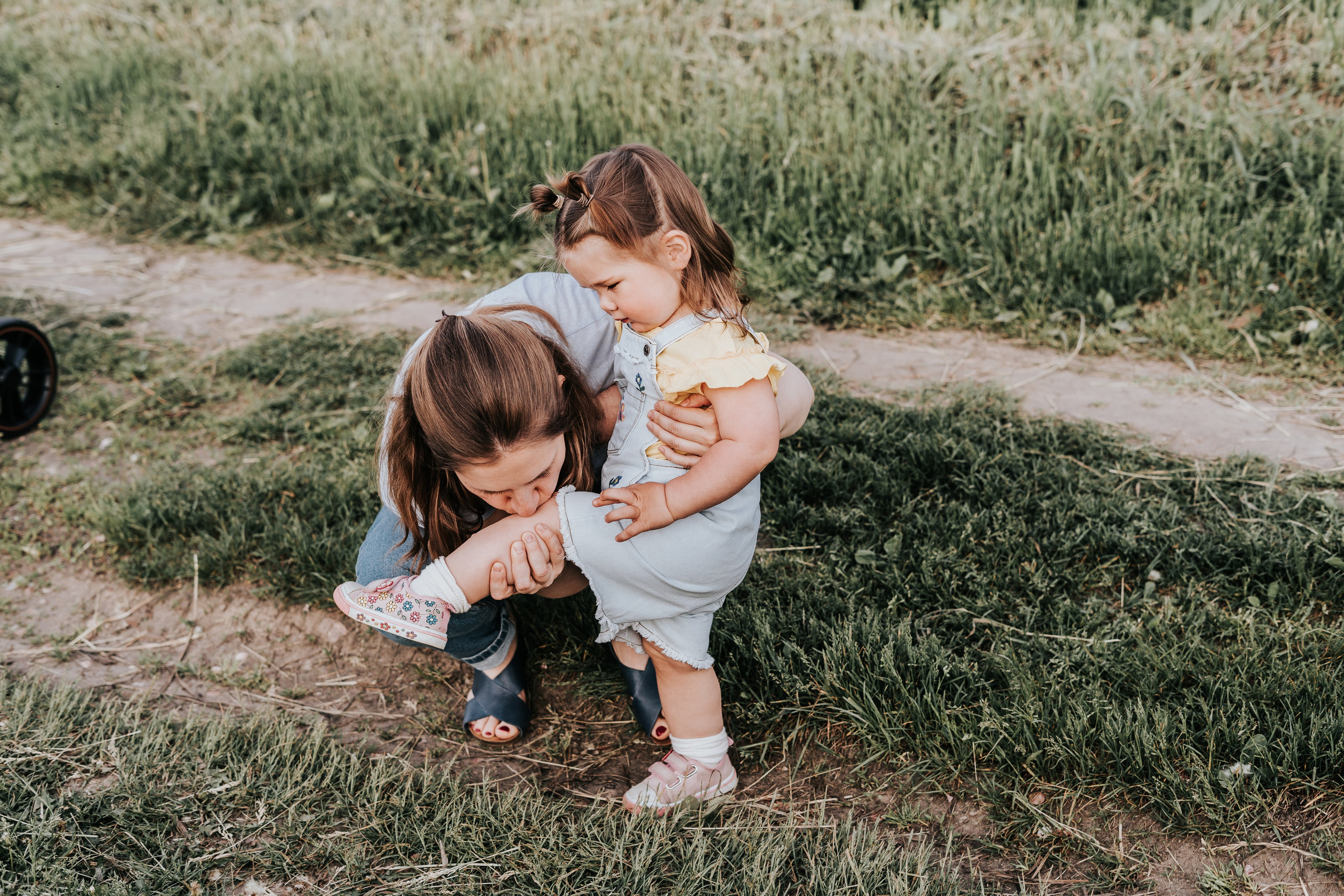 Детская фотосессия дома и на улице без постановки. Фотограф на роды Москва. Фотограф новорожденных Москва