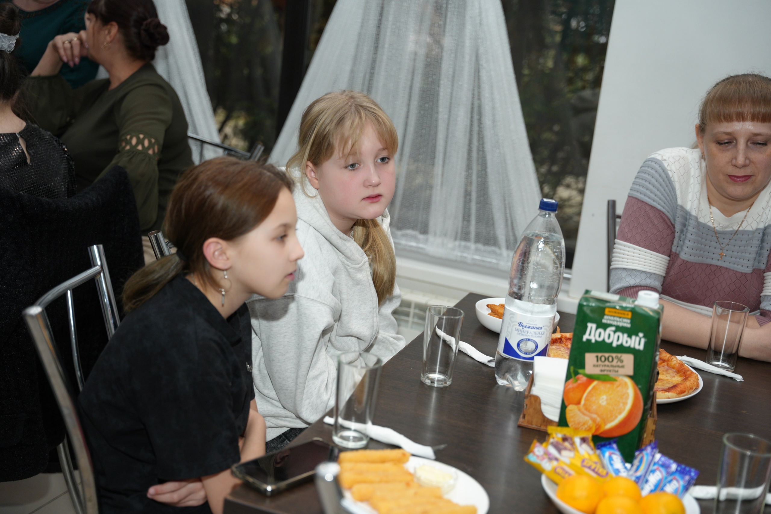 Социально —благотворительная акция «Ты в этом мире не один», посвященная Международному дню инвалидов. ВЫПУСКНЫЕ АЛЬБОМЫ, Школьный фотограф, семейный и свадебный в Саратове и области Ольга Плаксина