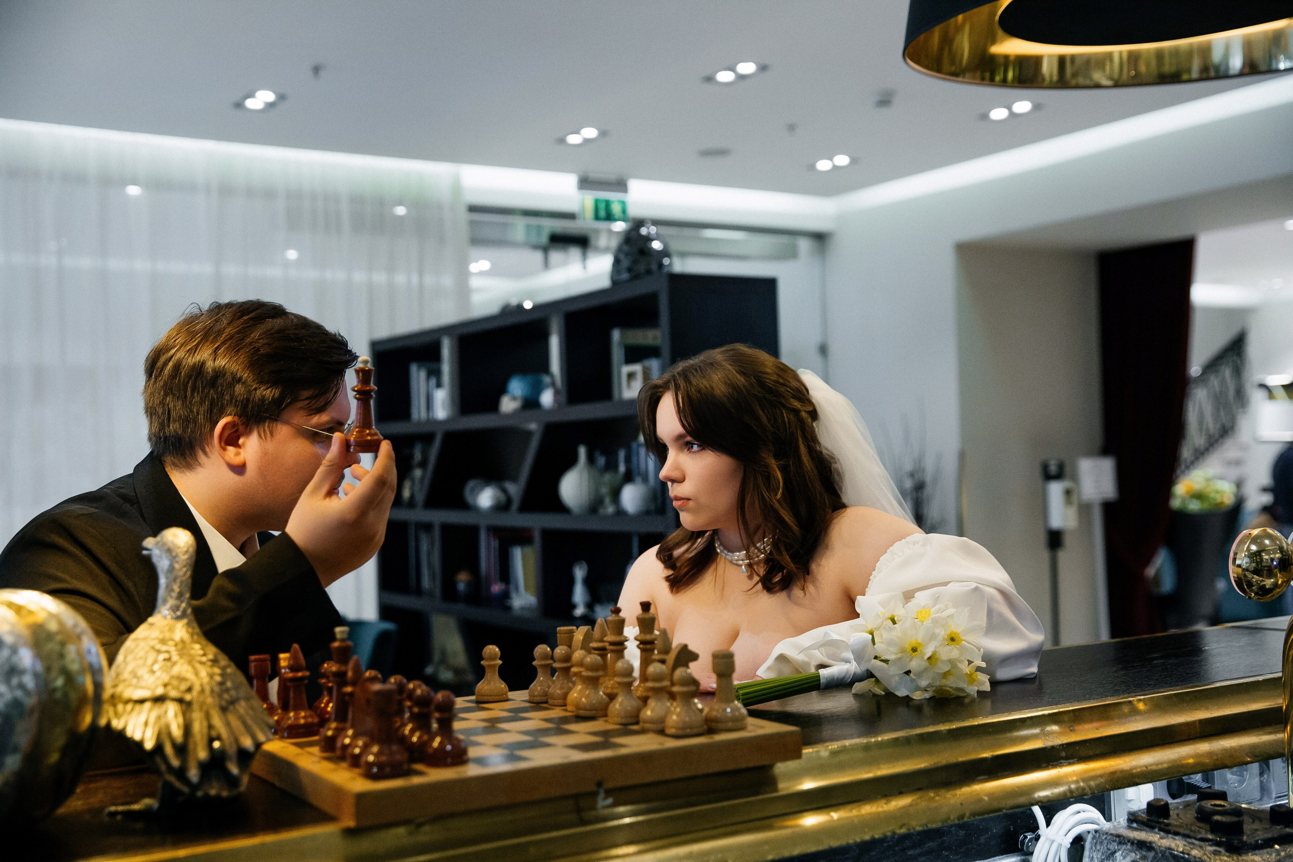 Съемка в отеле и регистрация прохладным майским днем. Свадебный фотограф в Санкт-Петербурге Вика Стукачева