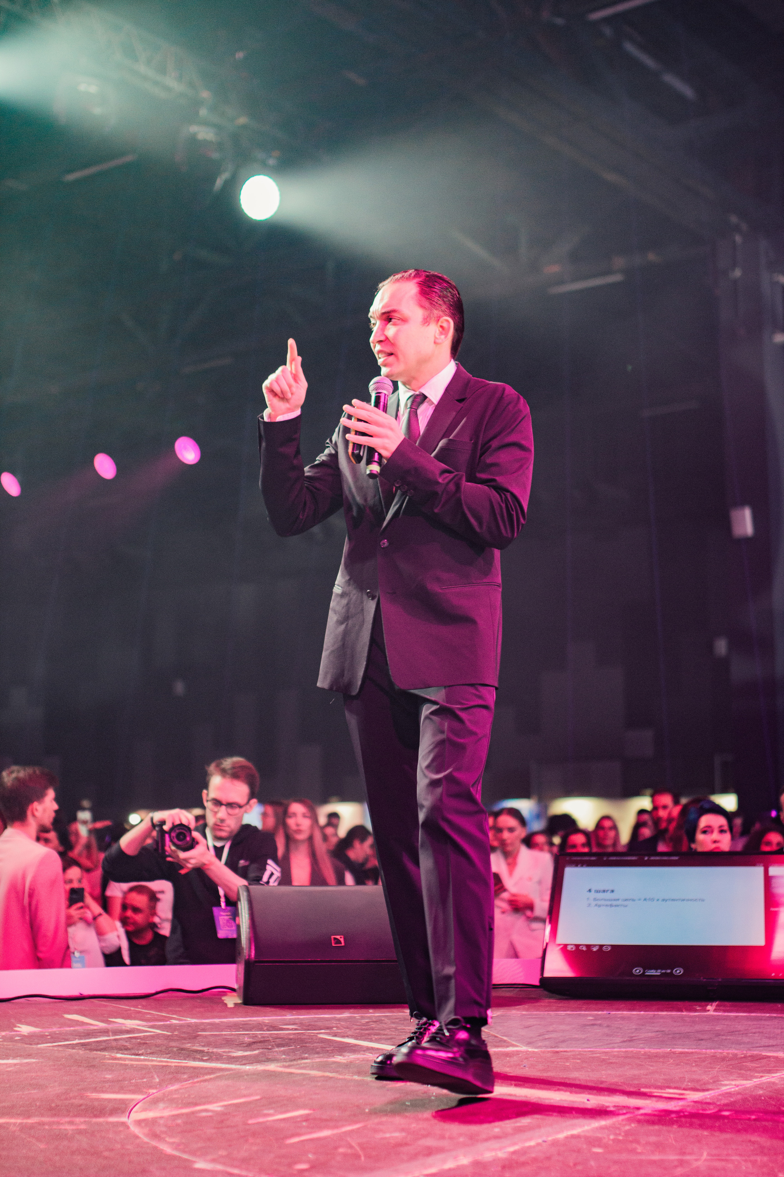 INSTADIUM 4.0. Фотограф Москва — личные фотосессии, лавстори в студии