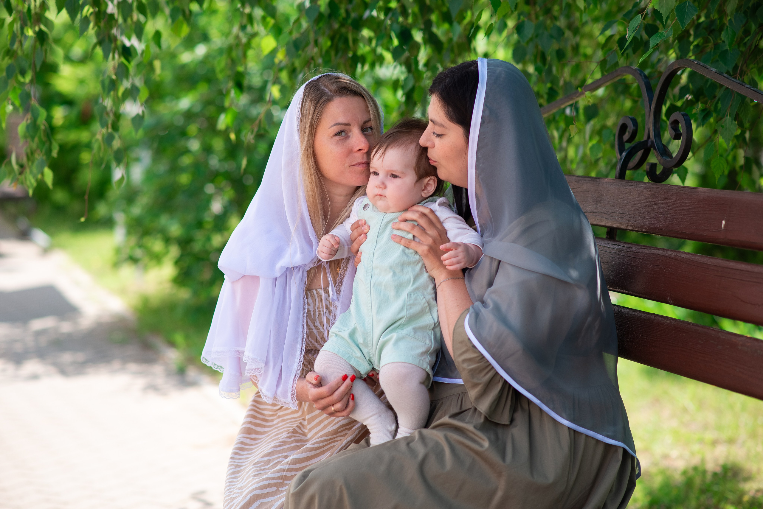 Крещении Мии в хр.Ксении Петербургской. Семейный фотограф на выписку из роддома и крещение Минск Настя Гришук
