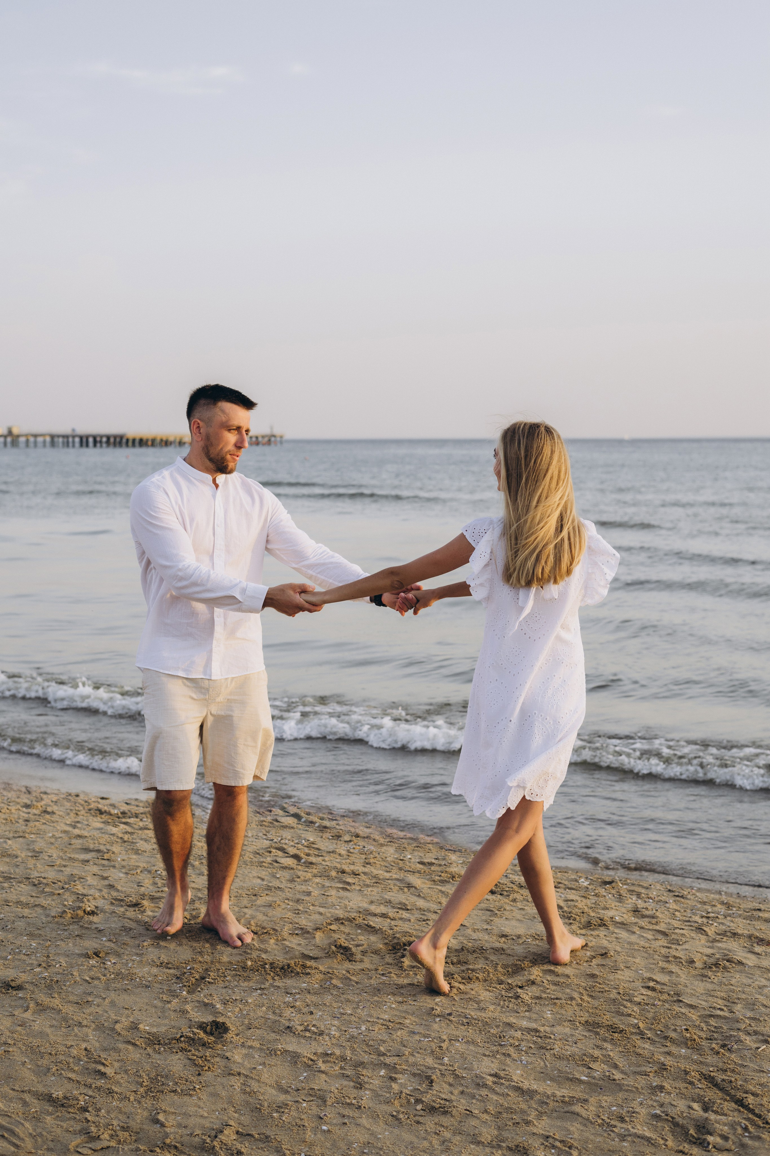  Анапский фотограф снял, как родители рисуют портрет ребенка прямо на песке, фотограф Анапа