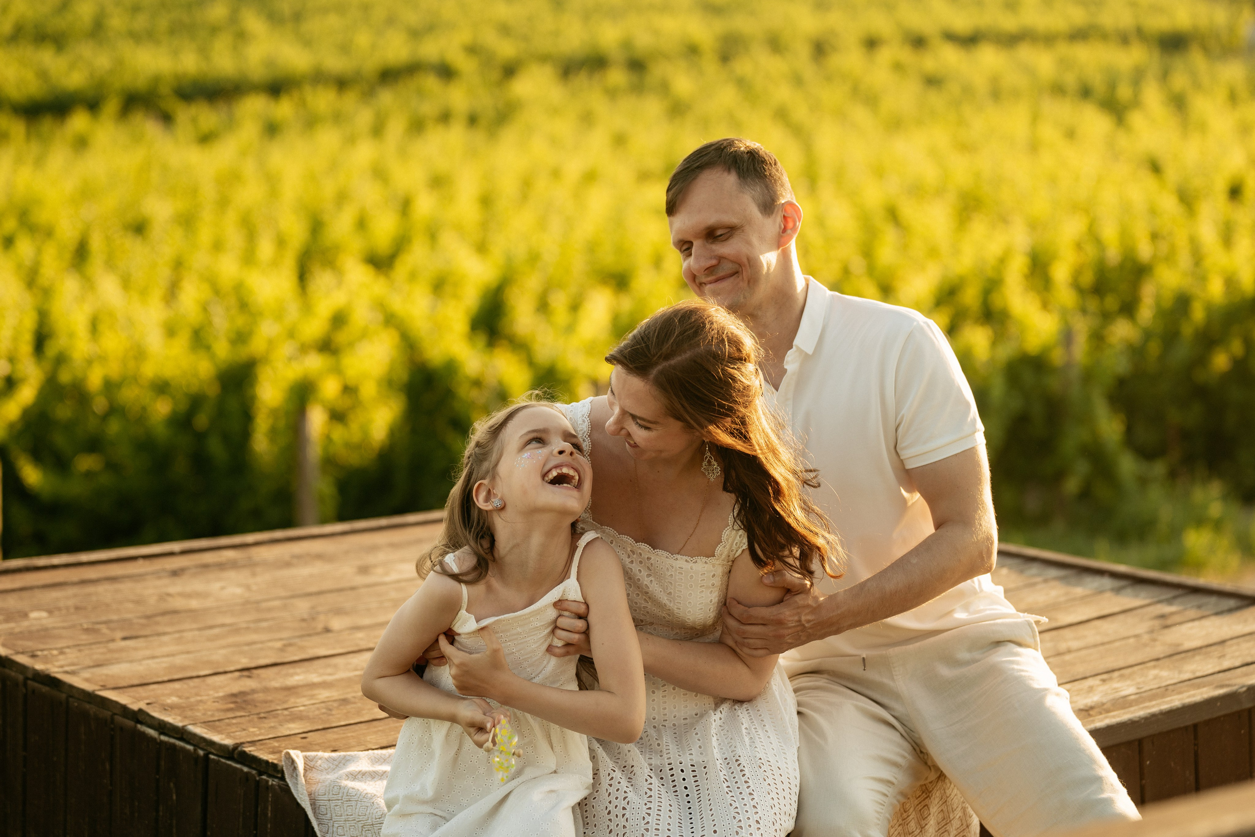Семейная прогулка среди виноградников в Абрау-Дюрсо – фото на память