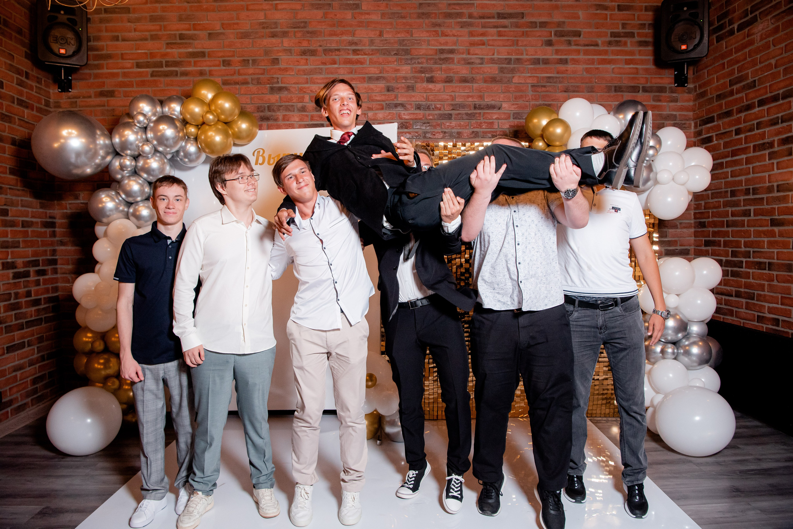 30 Школа. Вручение и Банкет. ДК Юбилейный и Банхоф. Фотограф в Волгограде и Волжском Александр Горбань