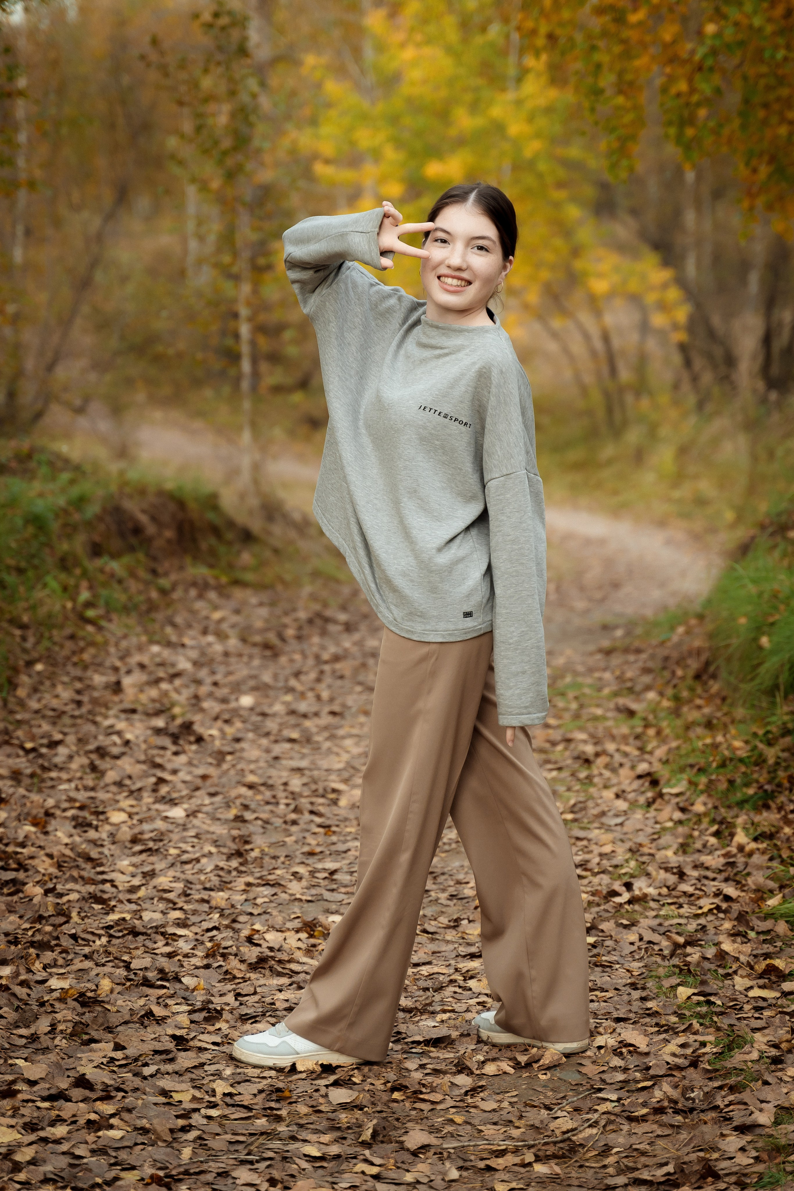 Фотосессия осенью в парке. 11 класс. Фотограф Ким Наталья в Красноярске