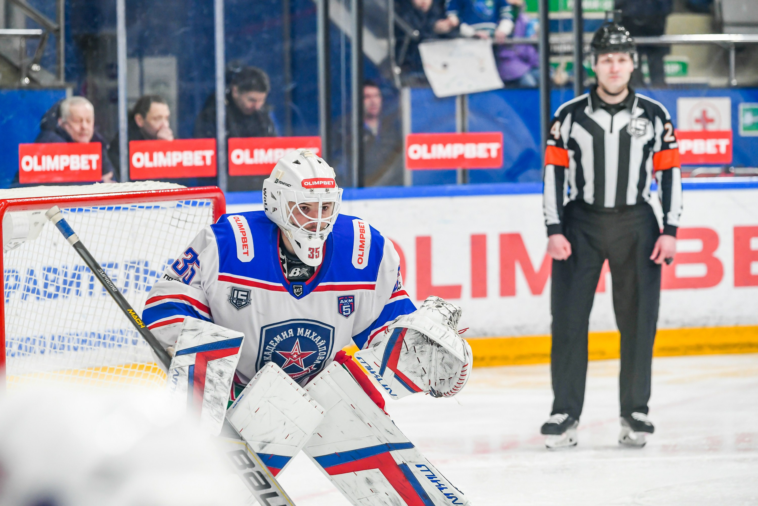 Матчи регулярного чемпионата ВХЛ. Фотограф в Ханты-Мансийске Евгений Жуланов