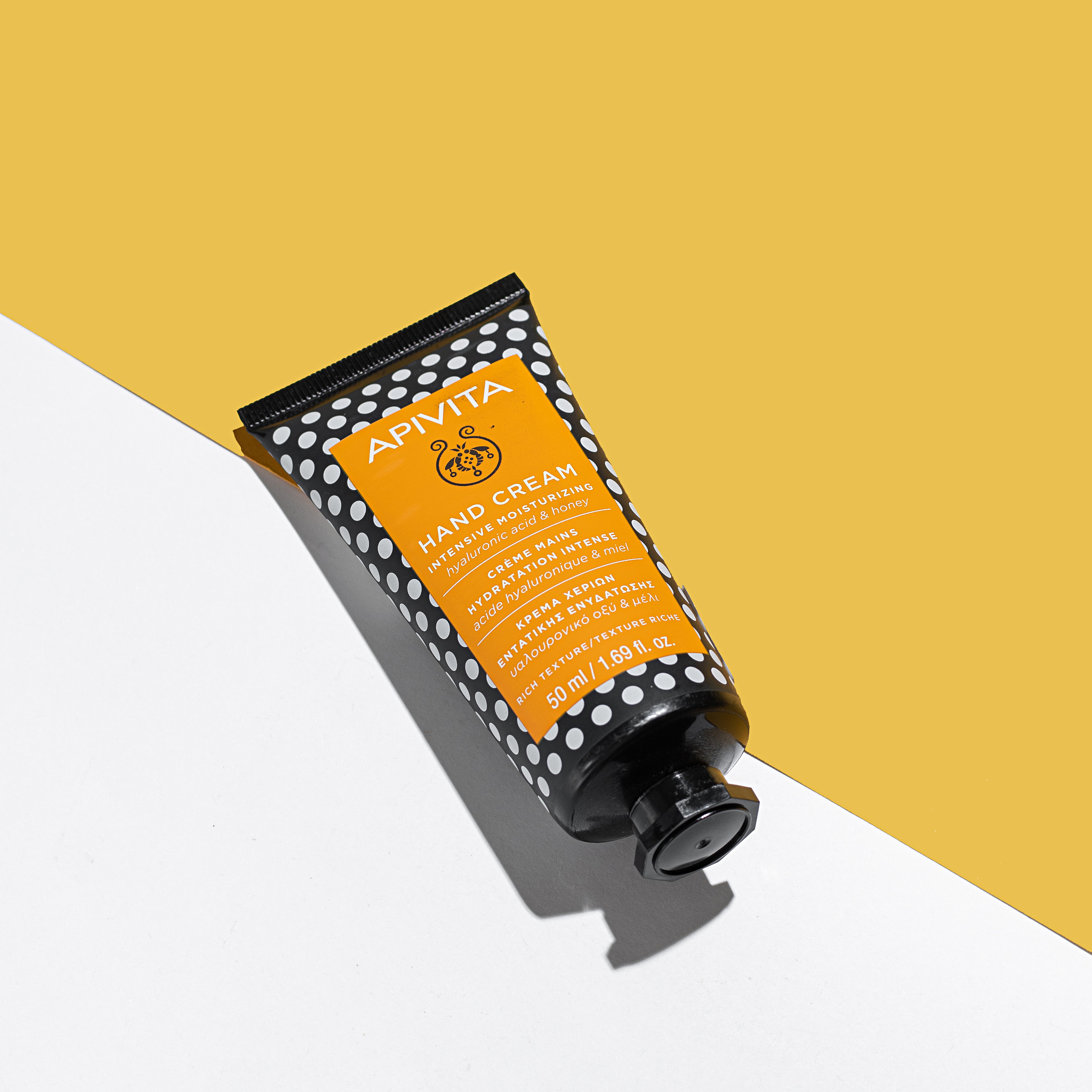 Фотографии косметики Apivita для социальных сетей. Предметный и фуд-фотограф в Москве Мария Гладких