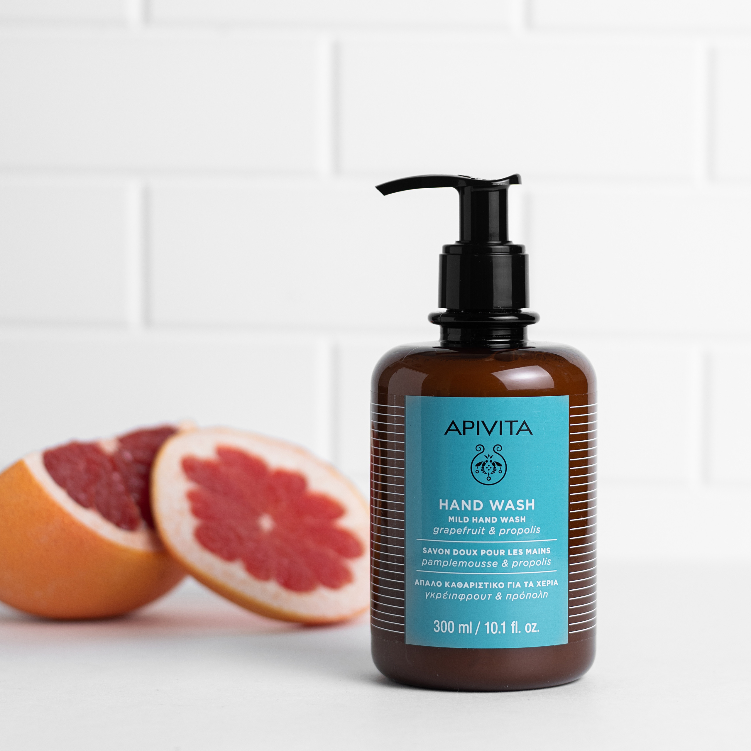 Фотографии косметики Apivita для социальных сетей. Предметный и фуд-фотограф в Москве Мария Гладких