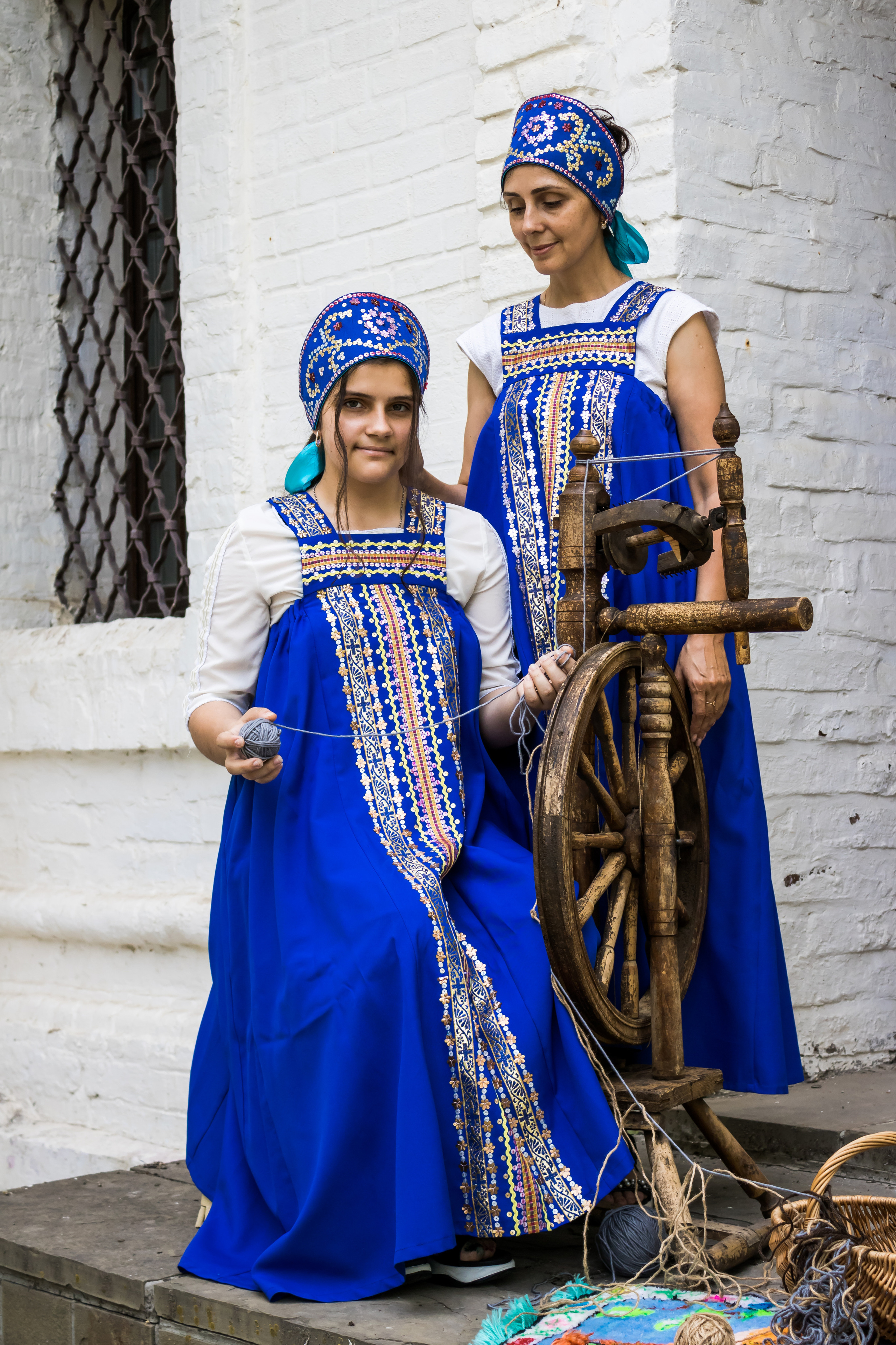 Русские красавицы в национальных костюмах. Фотограф детский и семейный Роза Юрченко в Геленджике, Краснодаре