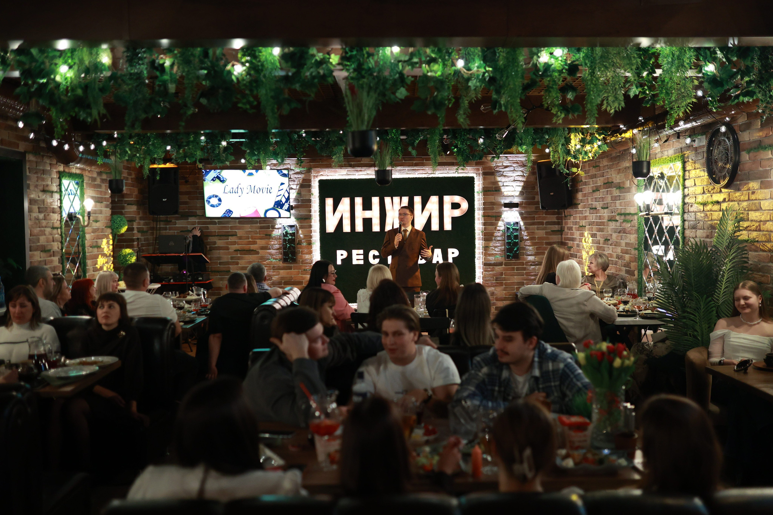 8 марта «Инжир». Andrey Pospelove. Фотограф в Саратове