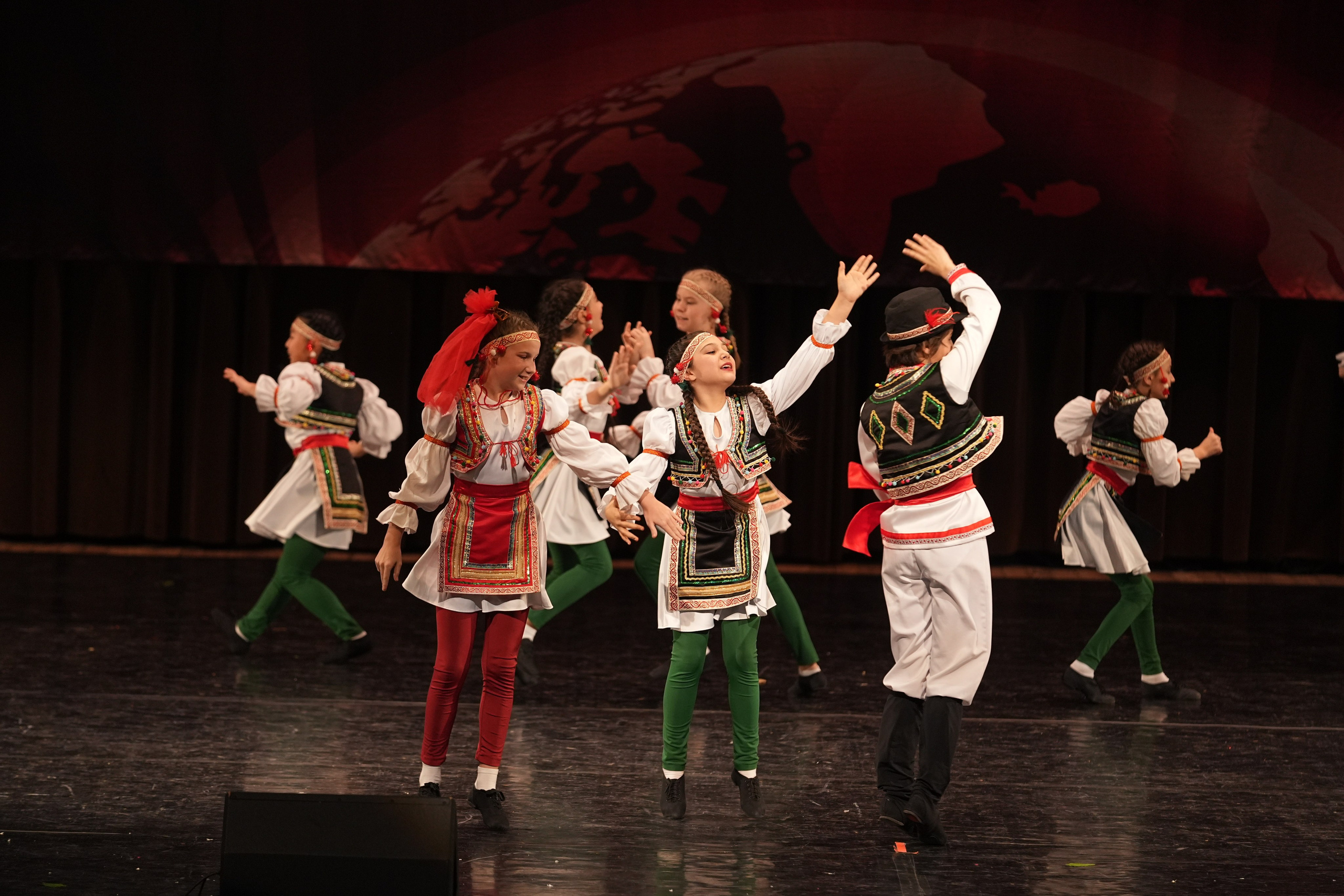 7 декабря, блок 3, г. Москва. Золотое яблочко