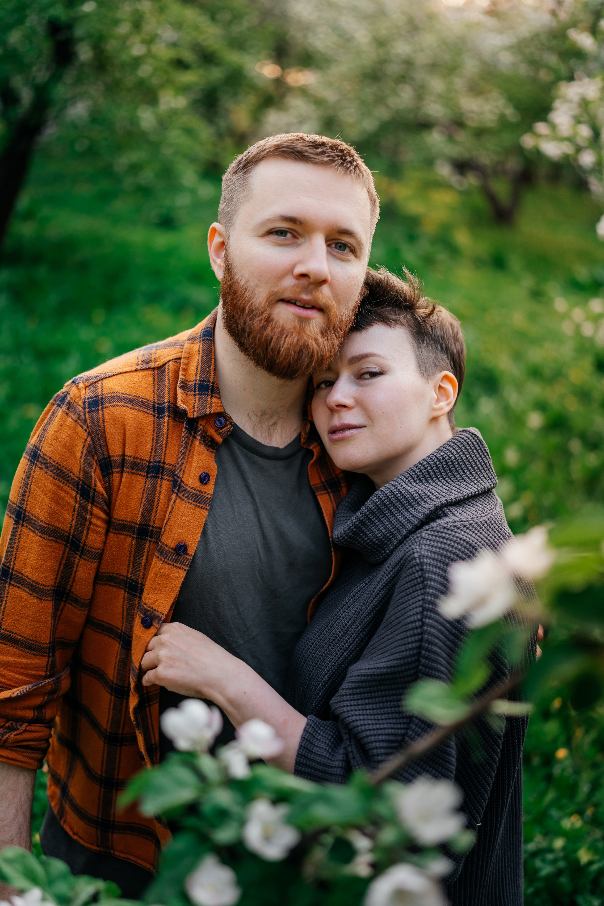 Семейная фотосессия в яблоневом саду. Семейный фотограф в Москве Ирина Жур