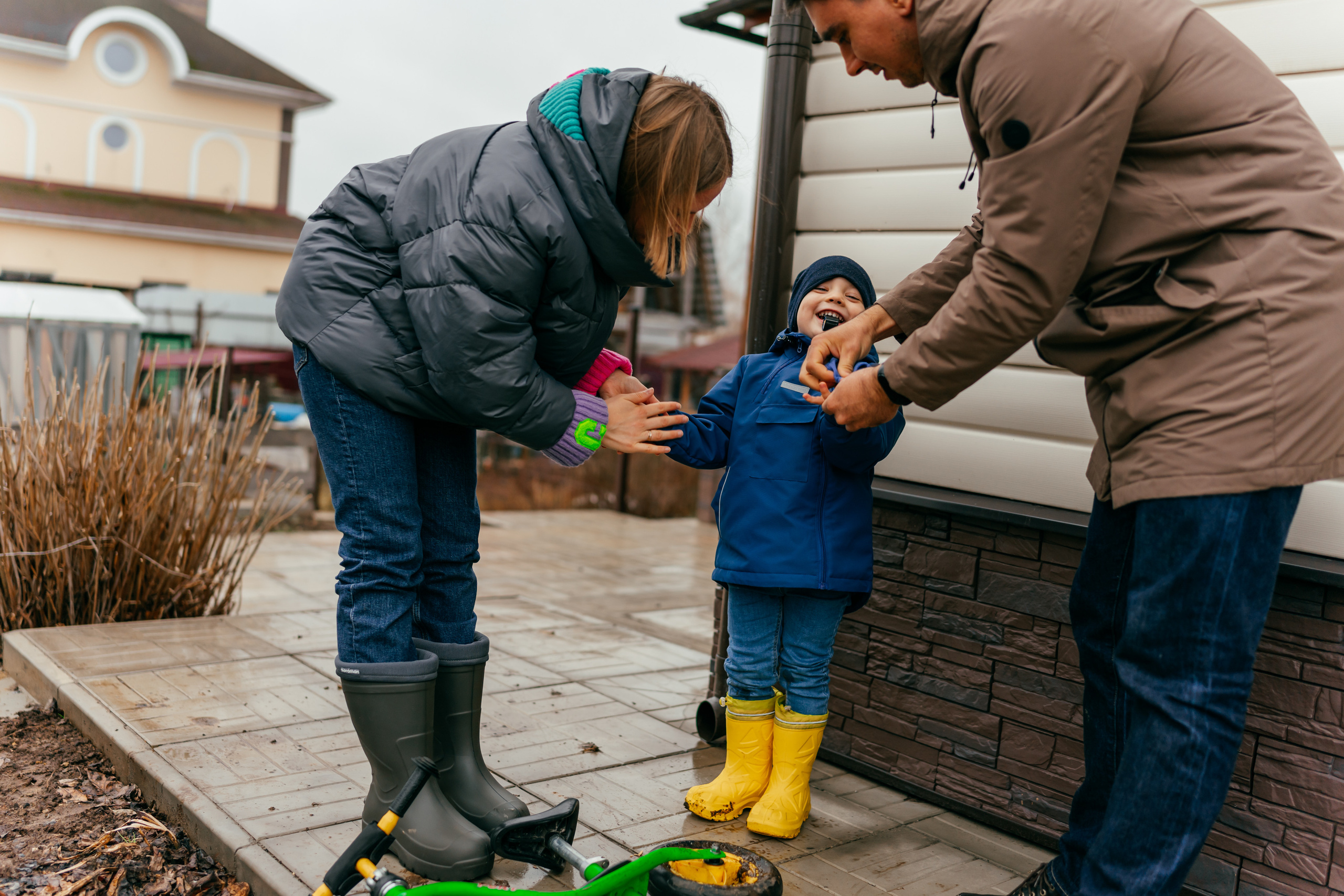 Домашняя семейная фотосессия в кругу семьи. Семейный фотограф в Москве Ирина Жур