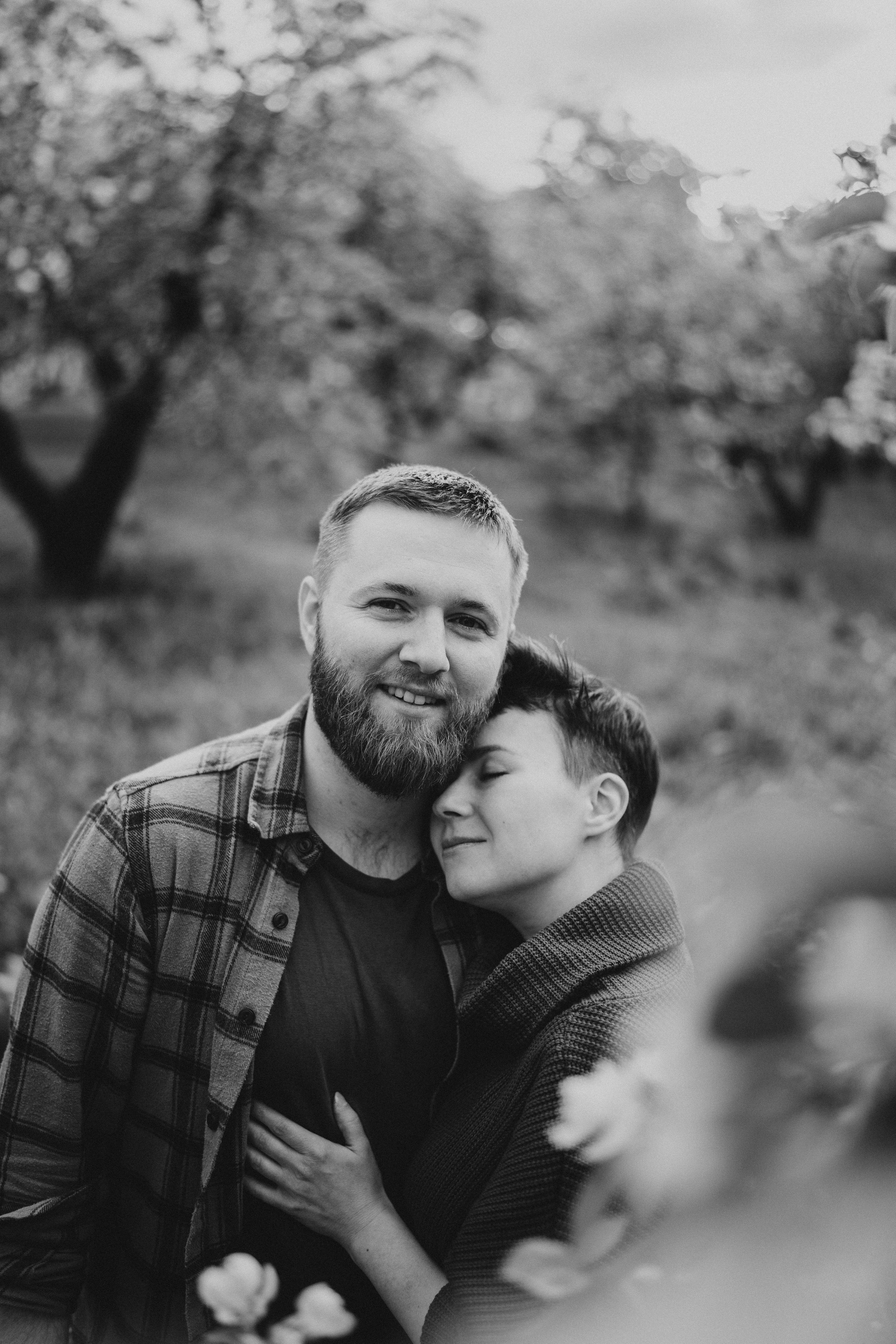 Семейная фотосессия в яблоневом саду. Семейный фотограф в Москве Ирина Жур