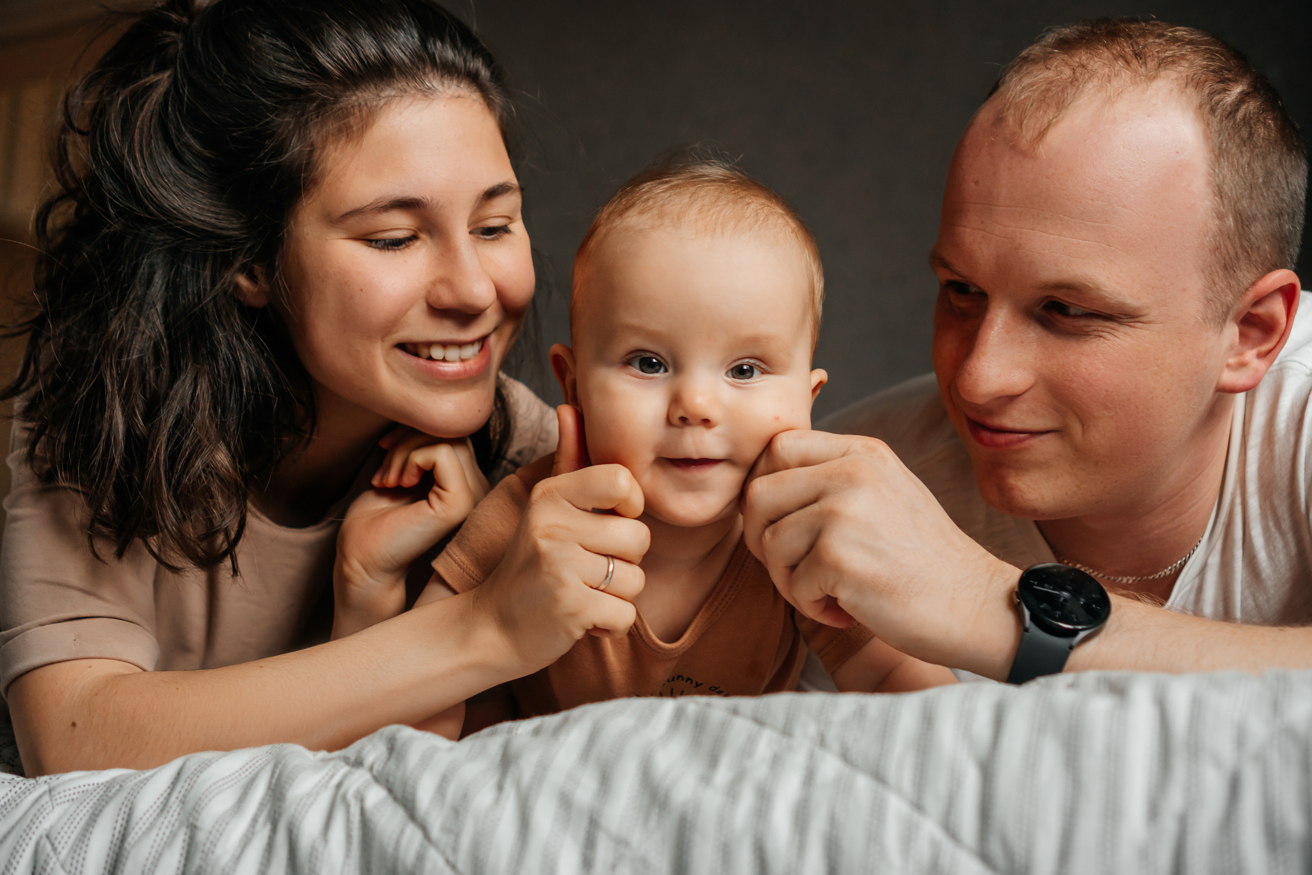 Домашняя семейная фотосессия дома. Семейный фотограф в Москве Ирина Жур