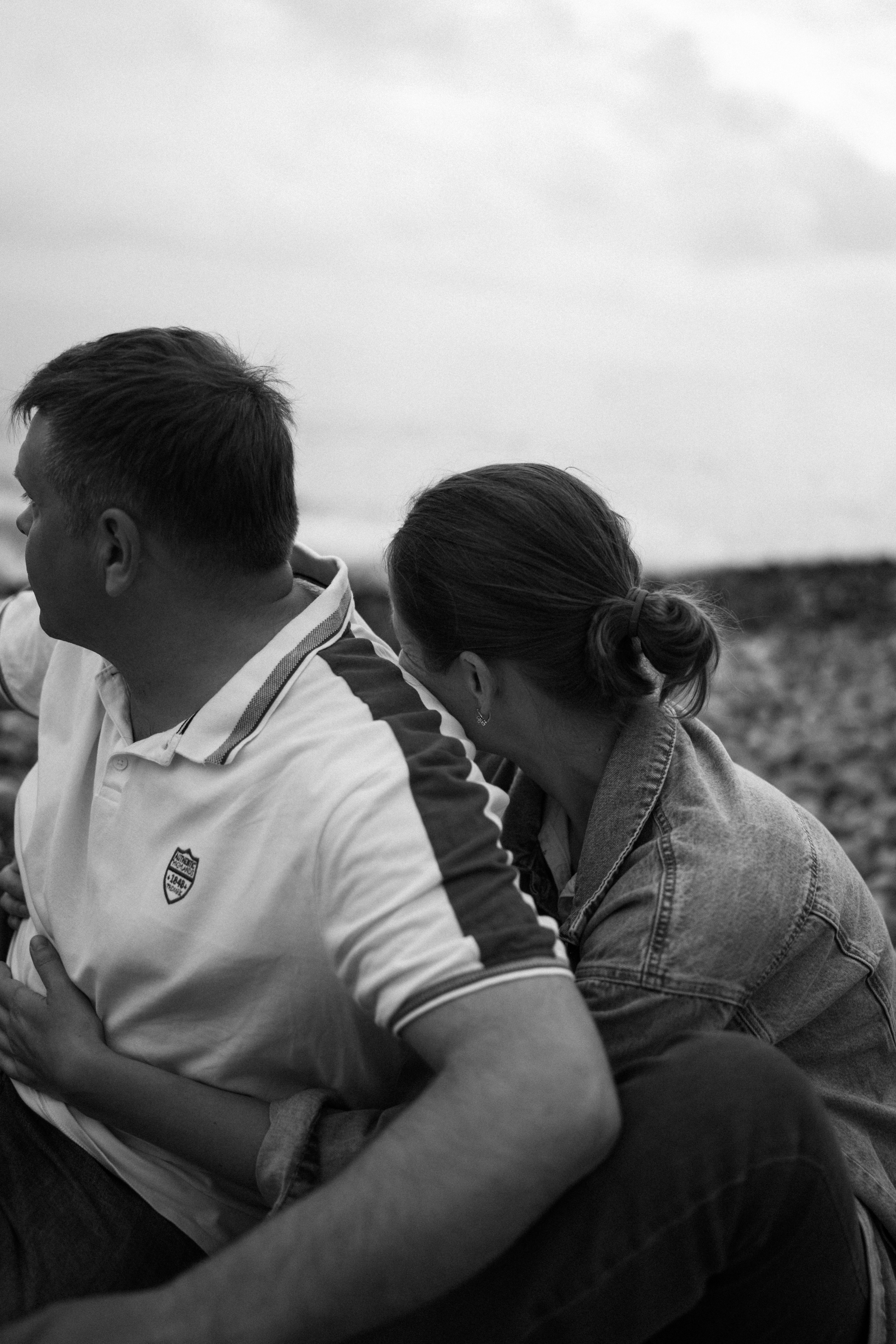 Нежные семейные объятья