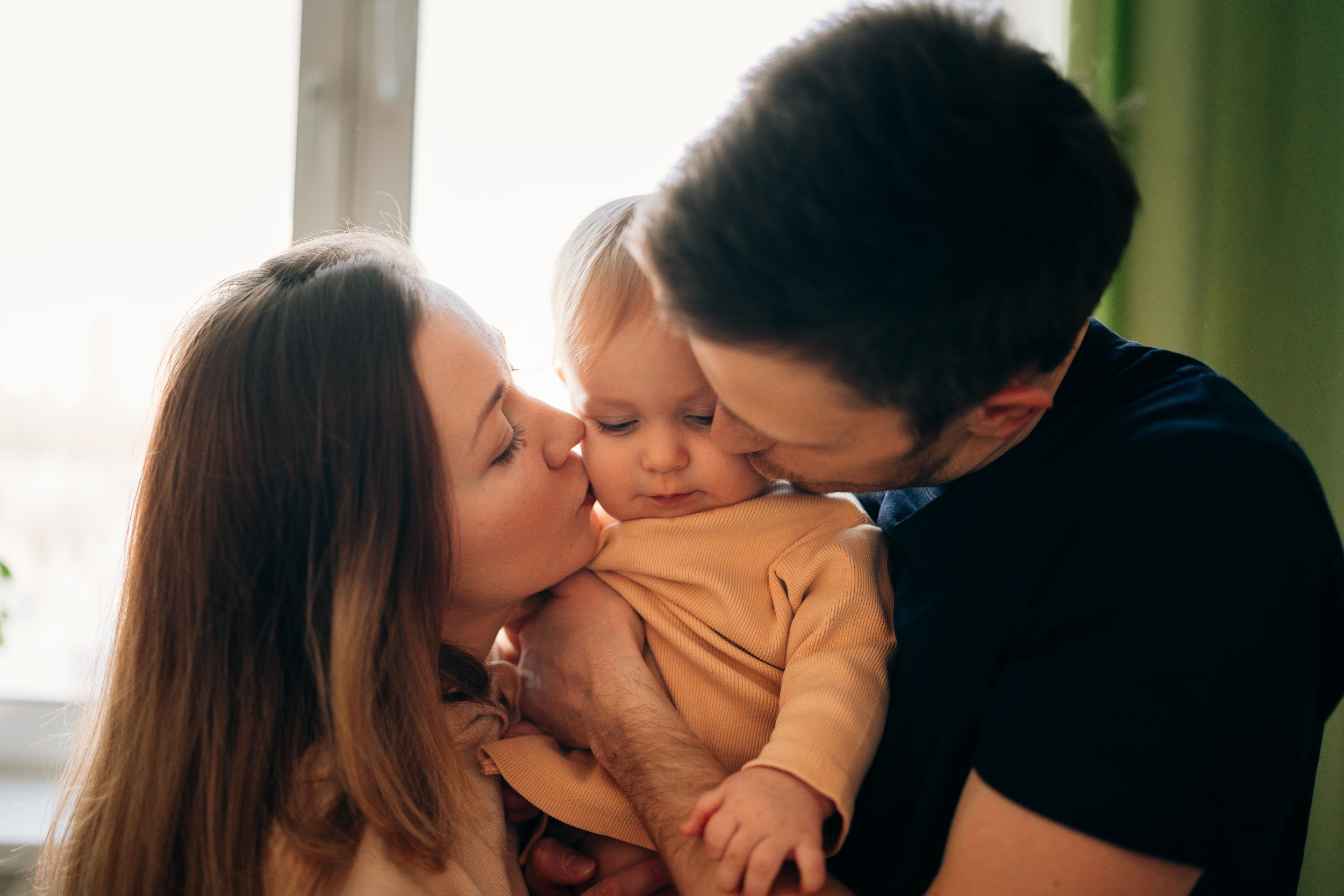 Семейная фотосессия с маленьким ребенком. Семейный фотограф в Москве Ирина Жур