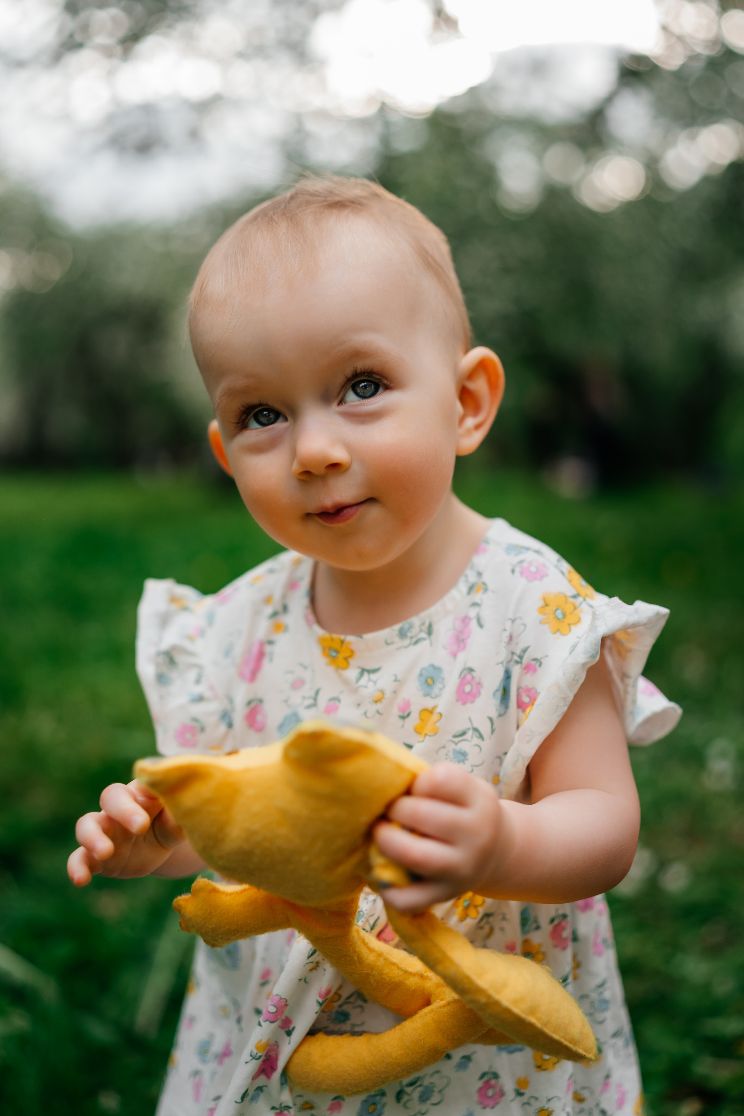 Семейная фотосессия в яблоневом саду. Семейный фотограф в Москве Ирина Жур