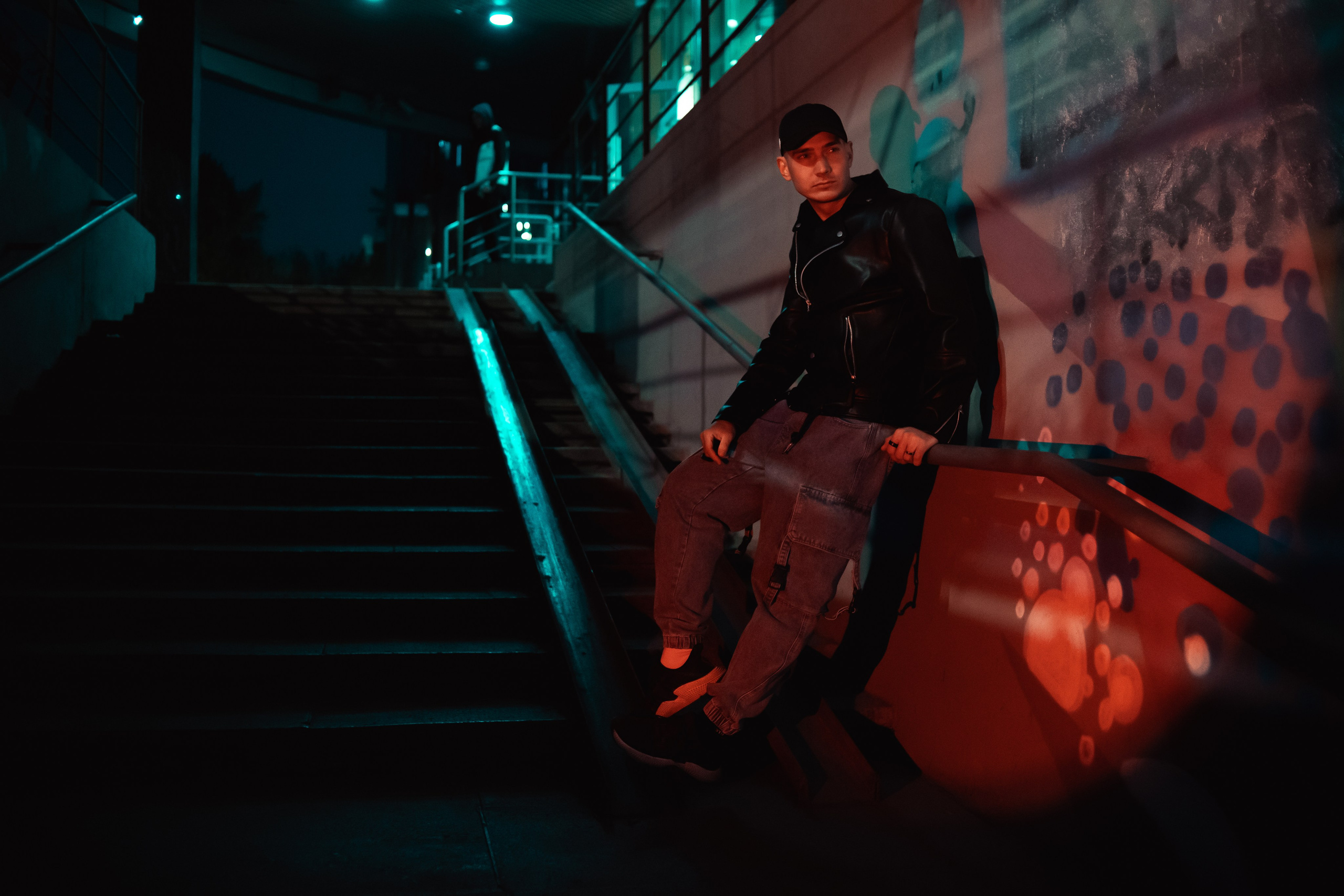 Евгений. Ночь и неон. Фотограф Регина Крикунова г. Красноярск