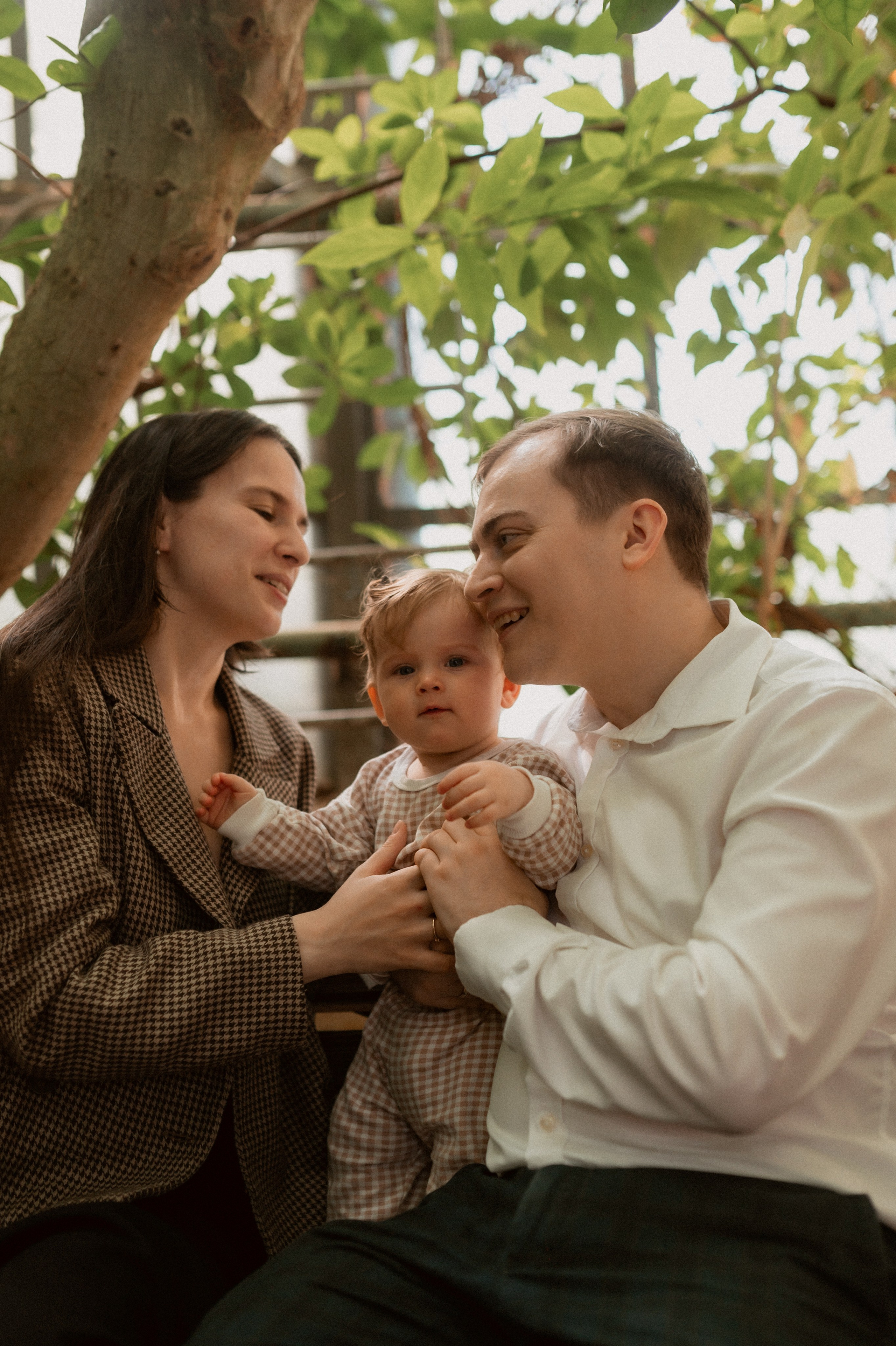 Илья, Ирина и Ева в Оранжерее. Семейный и свадебный lifestyle-фотограф в Москве Мария Петрова
