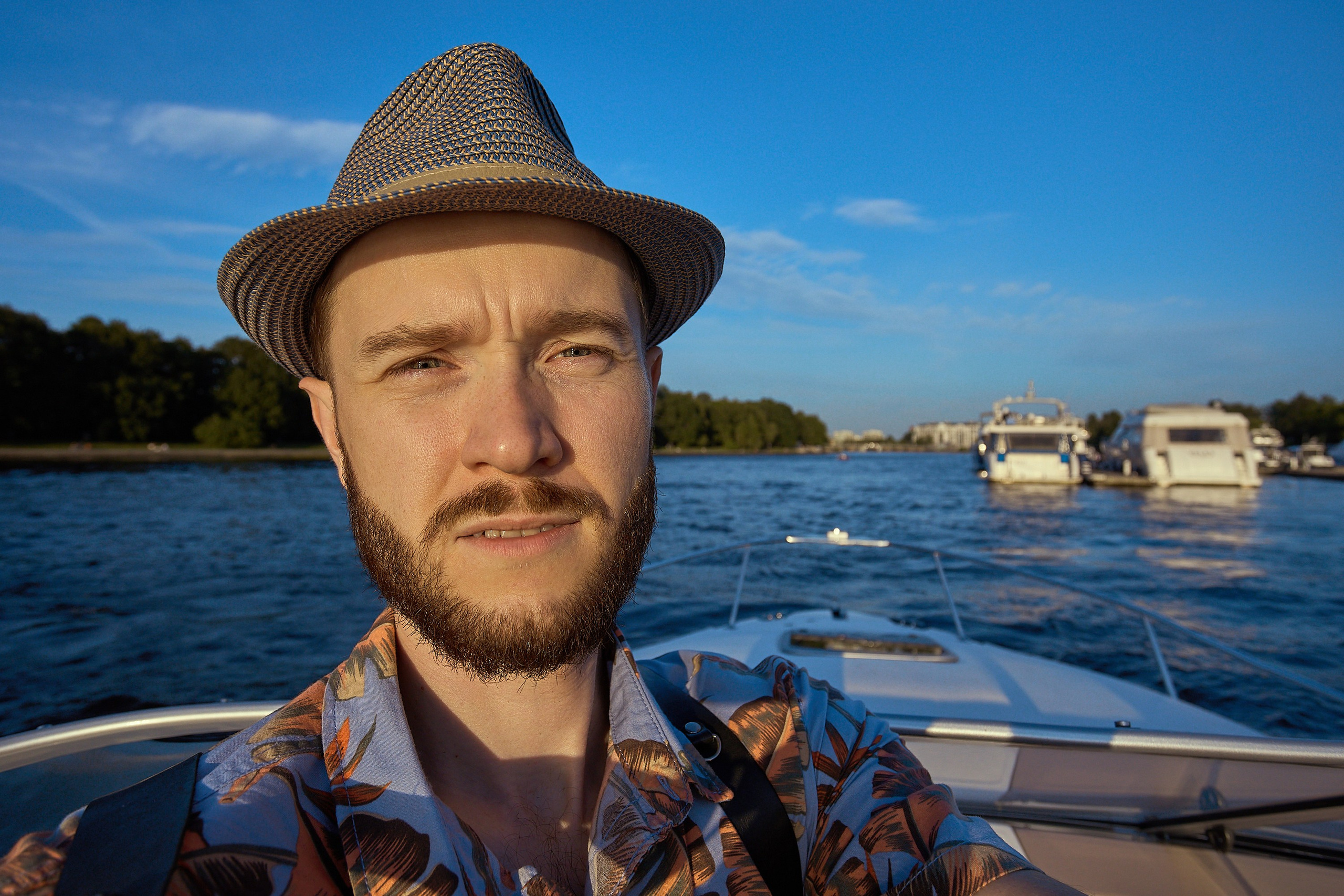 ОБО МНЕ. ФОТОГРАФ МАКСИМ КУДАШКИН