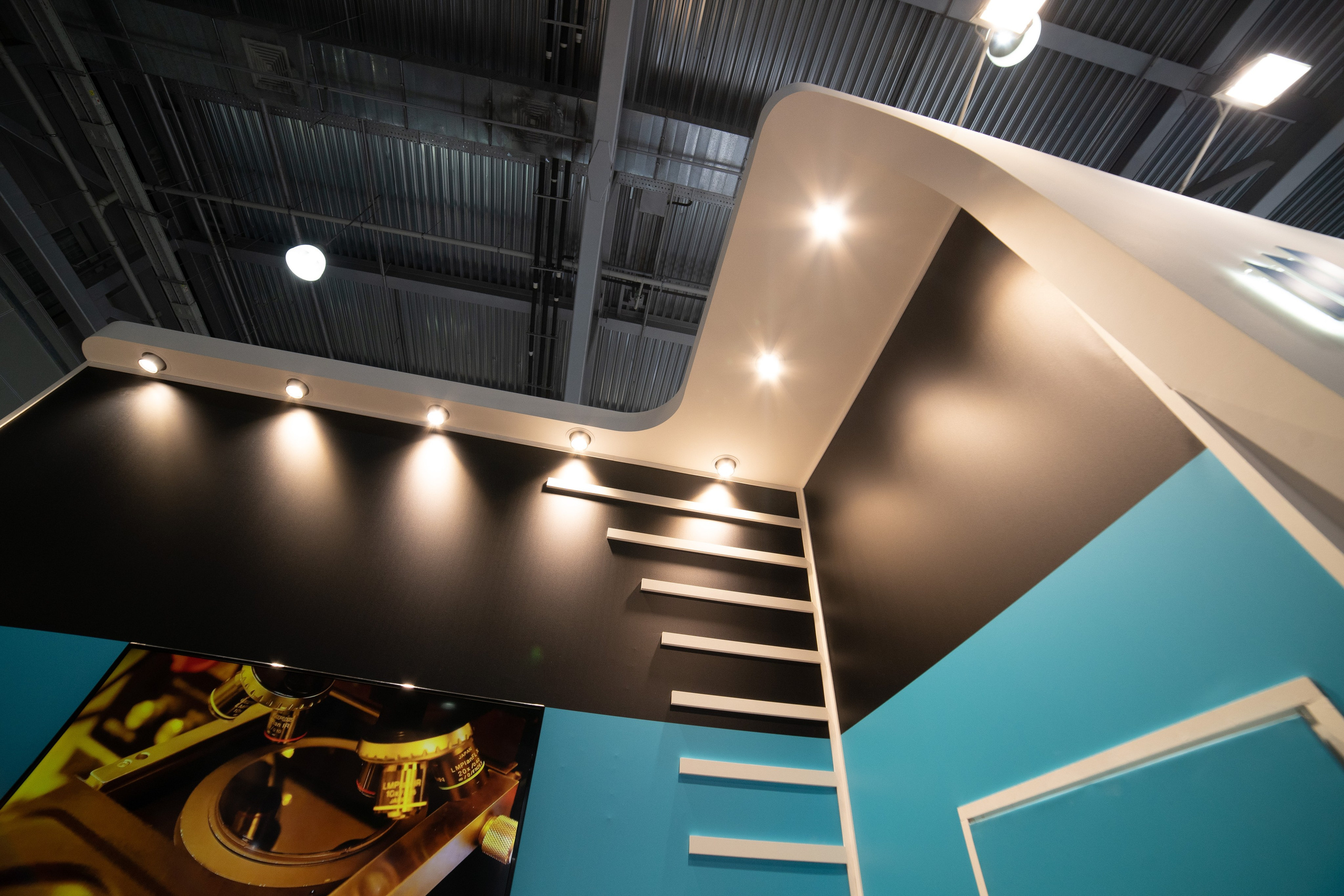 Выставочные стенды. Профессиональный портретный фотограф в Москве Владимир Глаголев