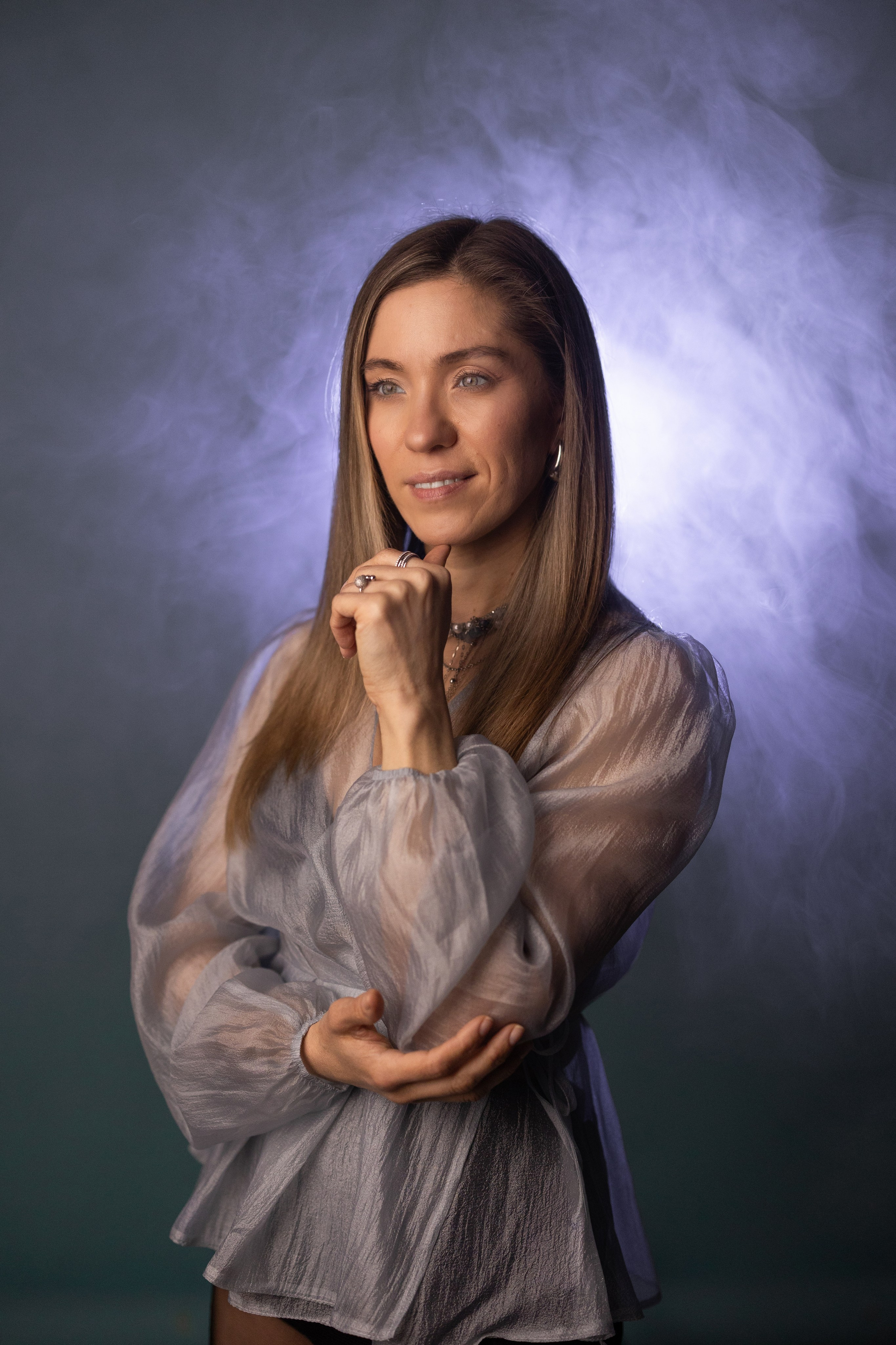 Цветной свет и дым. Альбина. Фотограф Елена Бабушкина