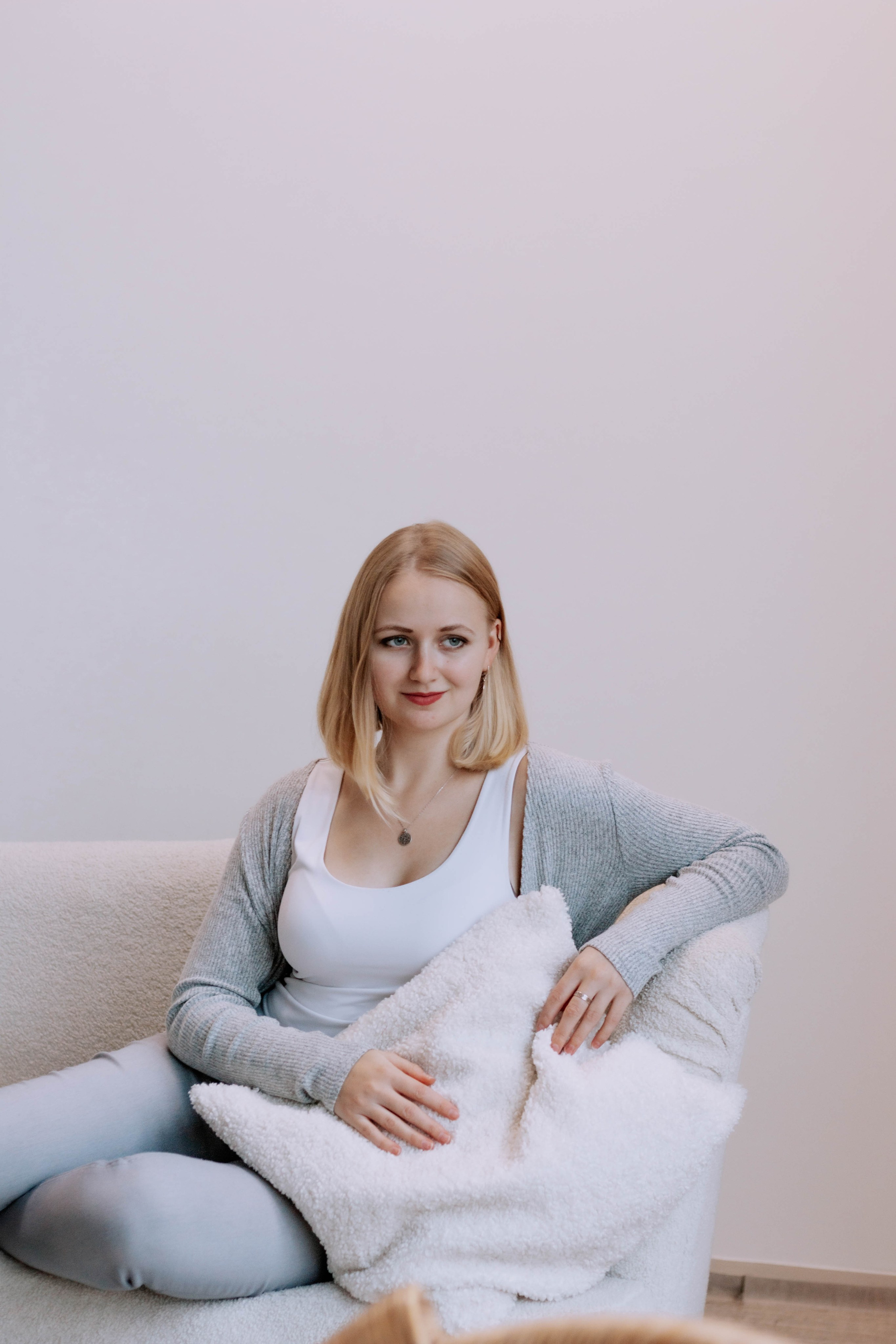 Алиса — Ароматерапевт. Бережно сохраняю ваши чувства и истории на своих фотографиях