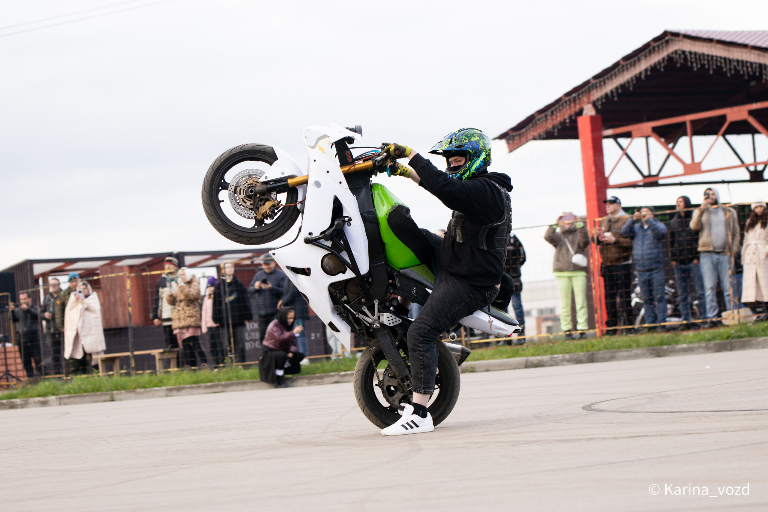 Выступление команды МОТО ШОУ SMT (Стантрайдинг, мотошоу). Репортажный фотограф в Москве и Зеленограде Karina-vozd