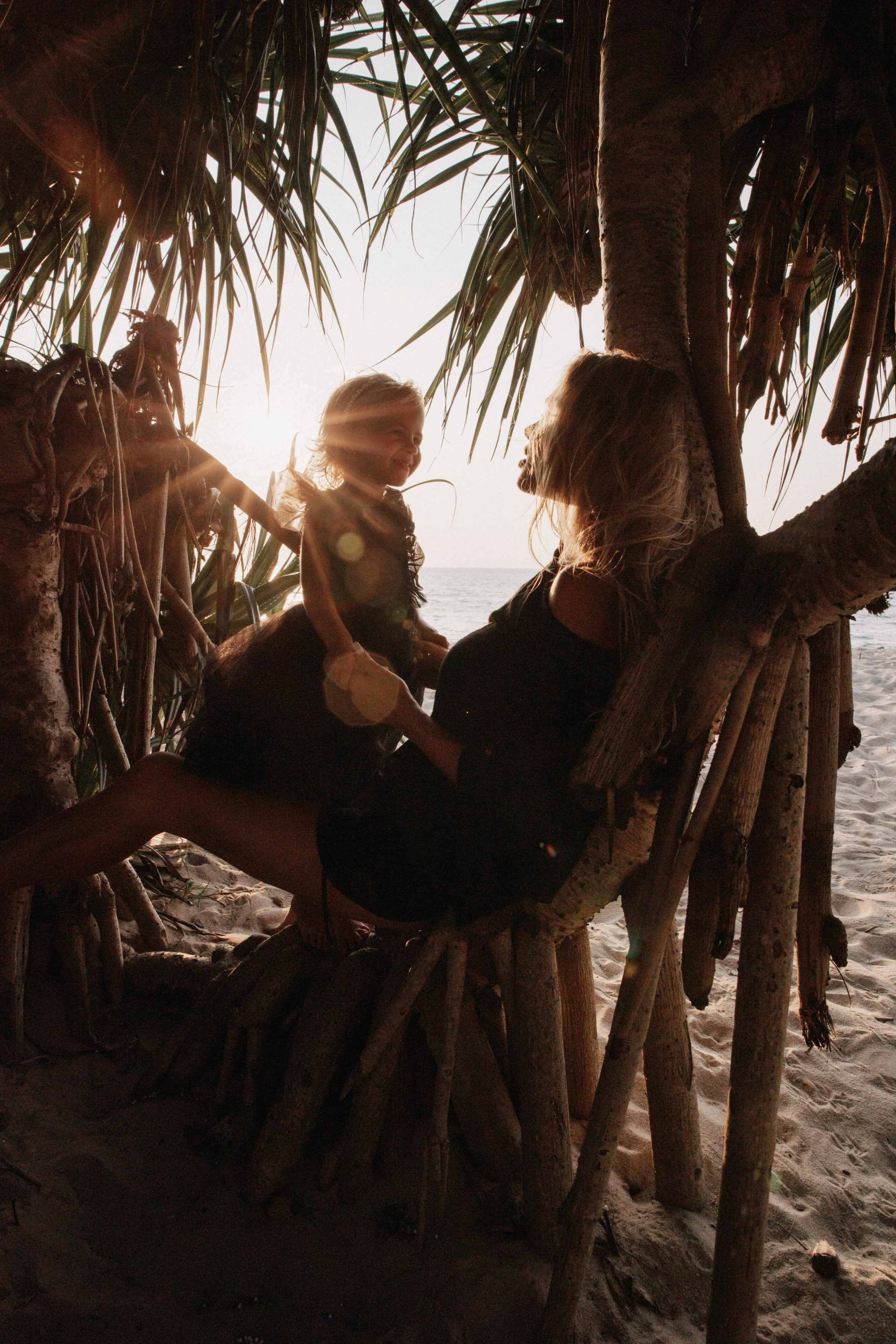 Семейная фотосессия на природе | Естественные фотографии вашей семьи на свежем воздухе. Репортажный фотограф Катерина Гилс Москва