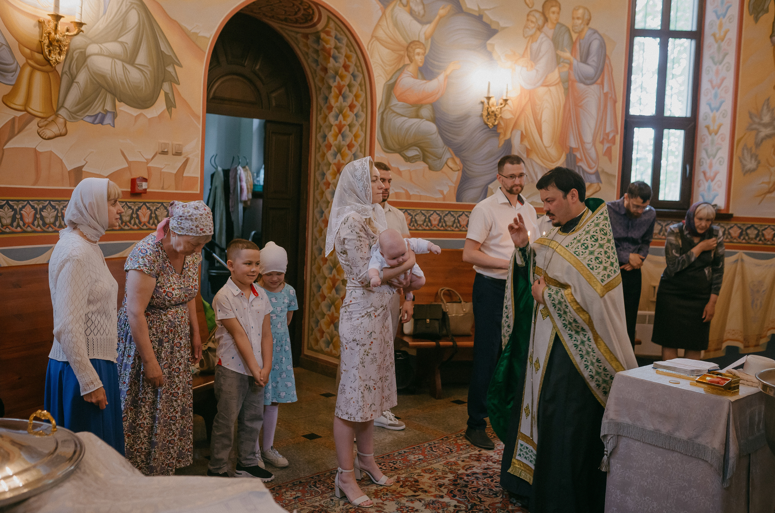 Крещение Кирилла. Храм Георгия Победоносца. Семейный фотограф в Сургуте