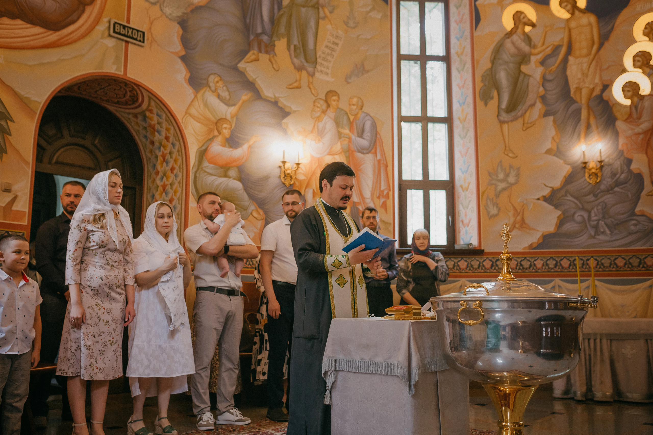 Крещение Кирилла. Храм Георгия Победоносца. Семейный фотограф в Сургуте