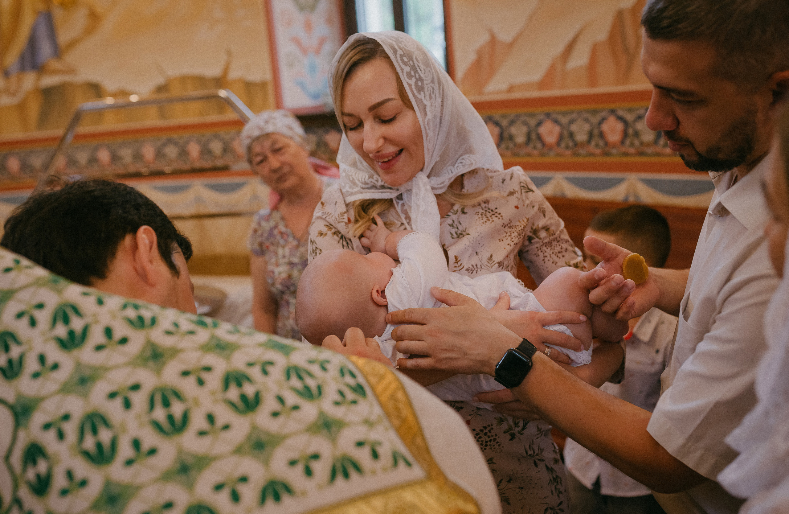Крещение Кирилла. Храм Георгия Победоносца. Семейный фотограф в Сургуте