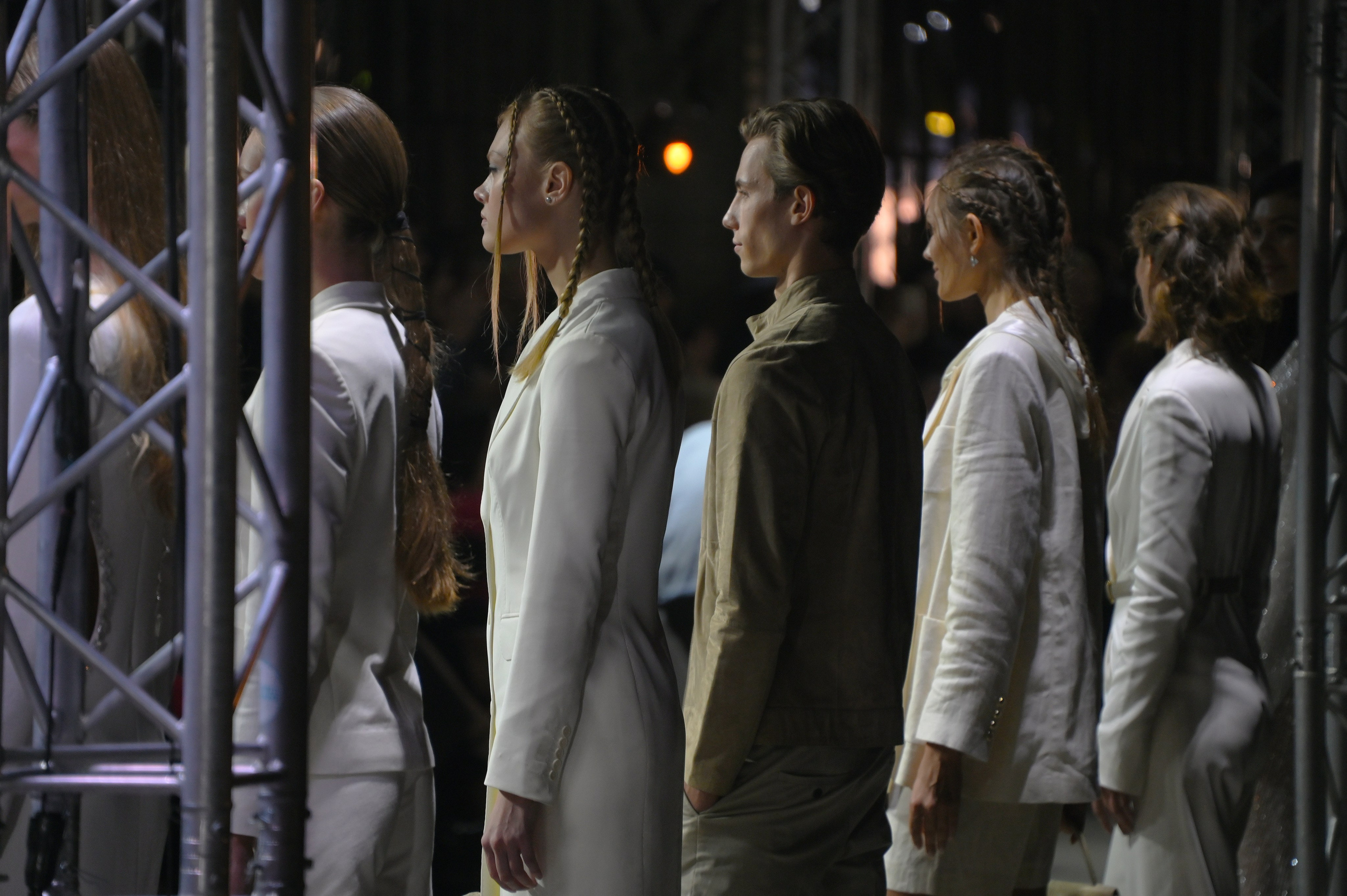 ART | FASHION | PODIUMS |SHOW