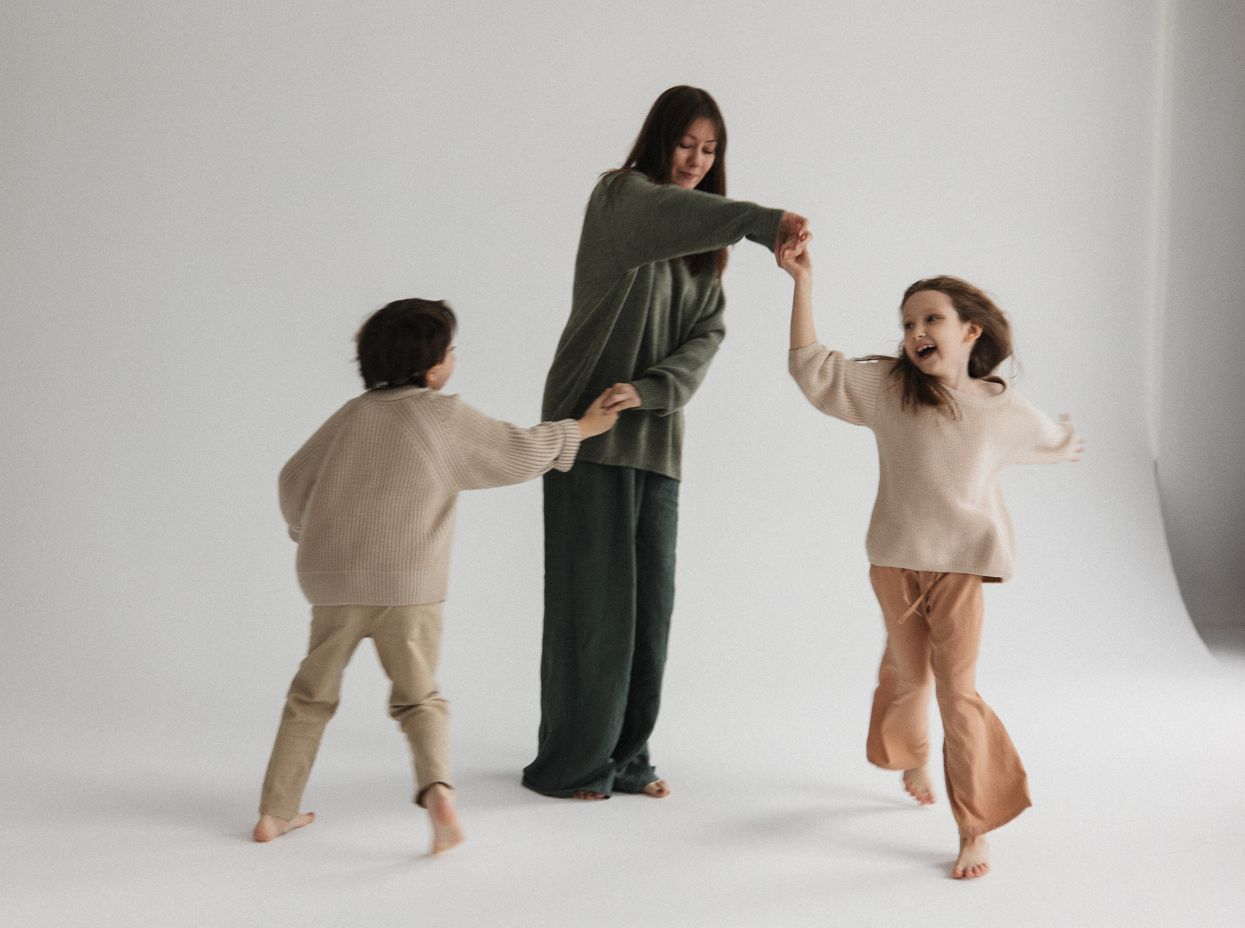 Семейная съёмка в студии, Москва. Портретный и семейный фотограф в Москве Мария Рослякова