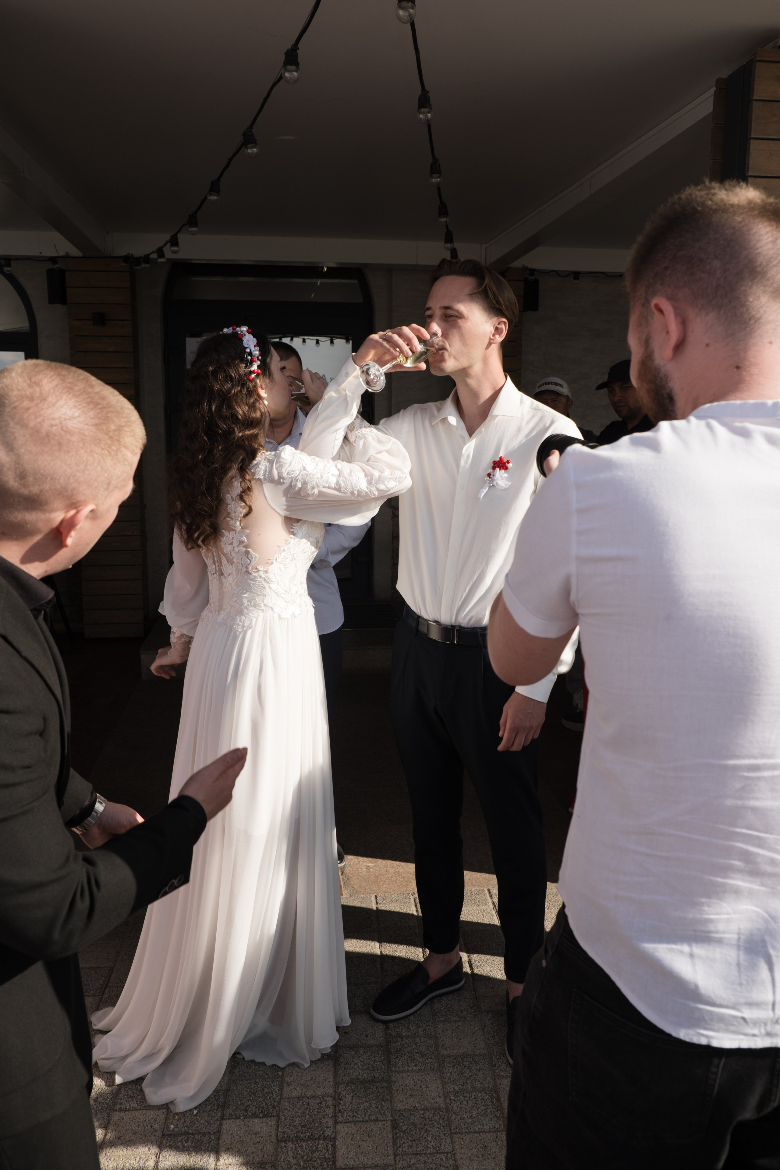 О+Д (ЗАГС, прогулка Центр и Парк Победы, банкет). Профессиональная фотосъемка в Крыму. Натуральные эмоции и живые кадры. Забронируйте дату прямо сейчас!