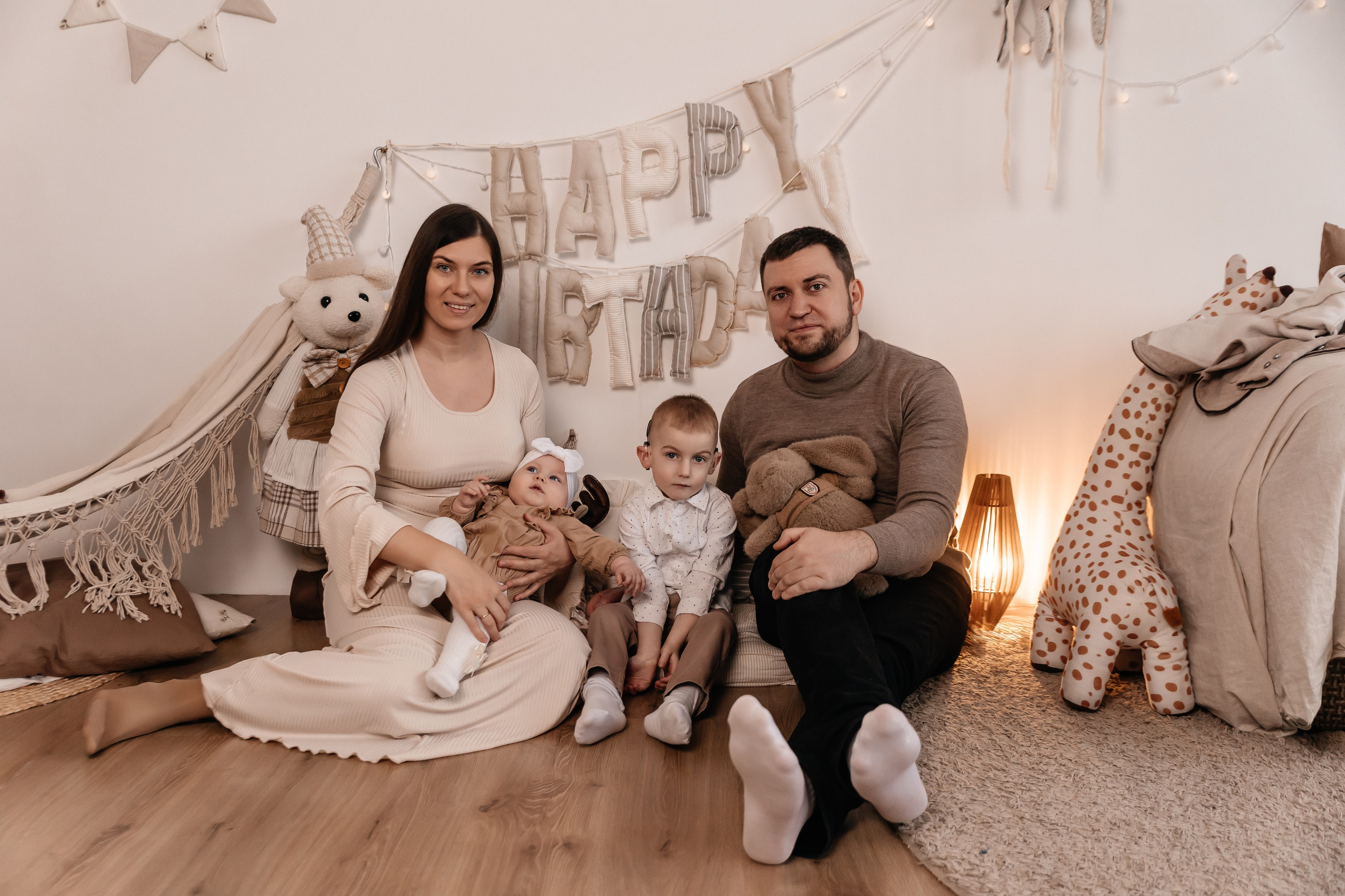 Наталия, Сергей, Максим и Настя. Семейный фотограф Минск Усова Ольга