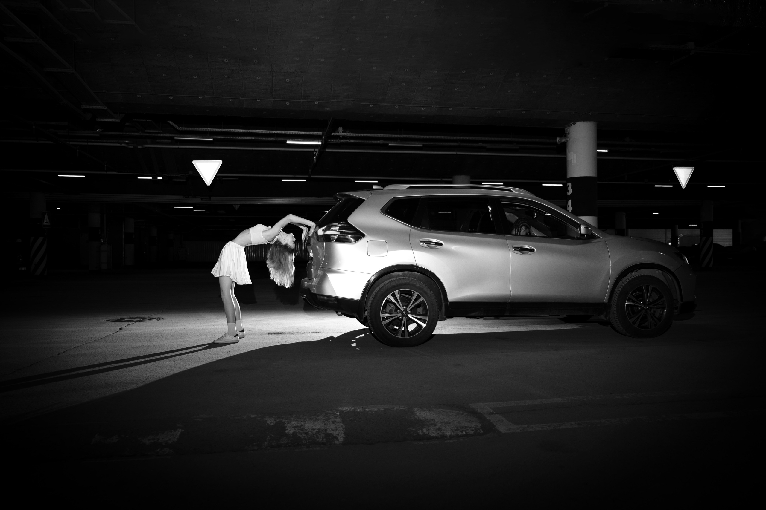 Фотосессия на парковке. Женский фотограф в Новосибирске Вячеслав Семакин
