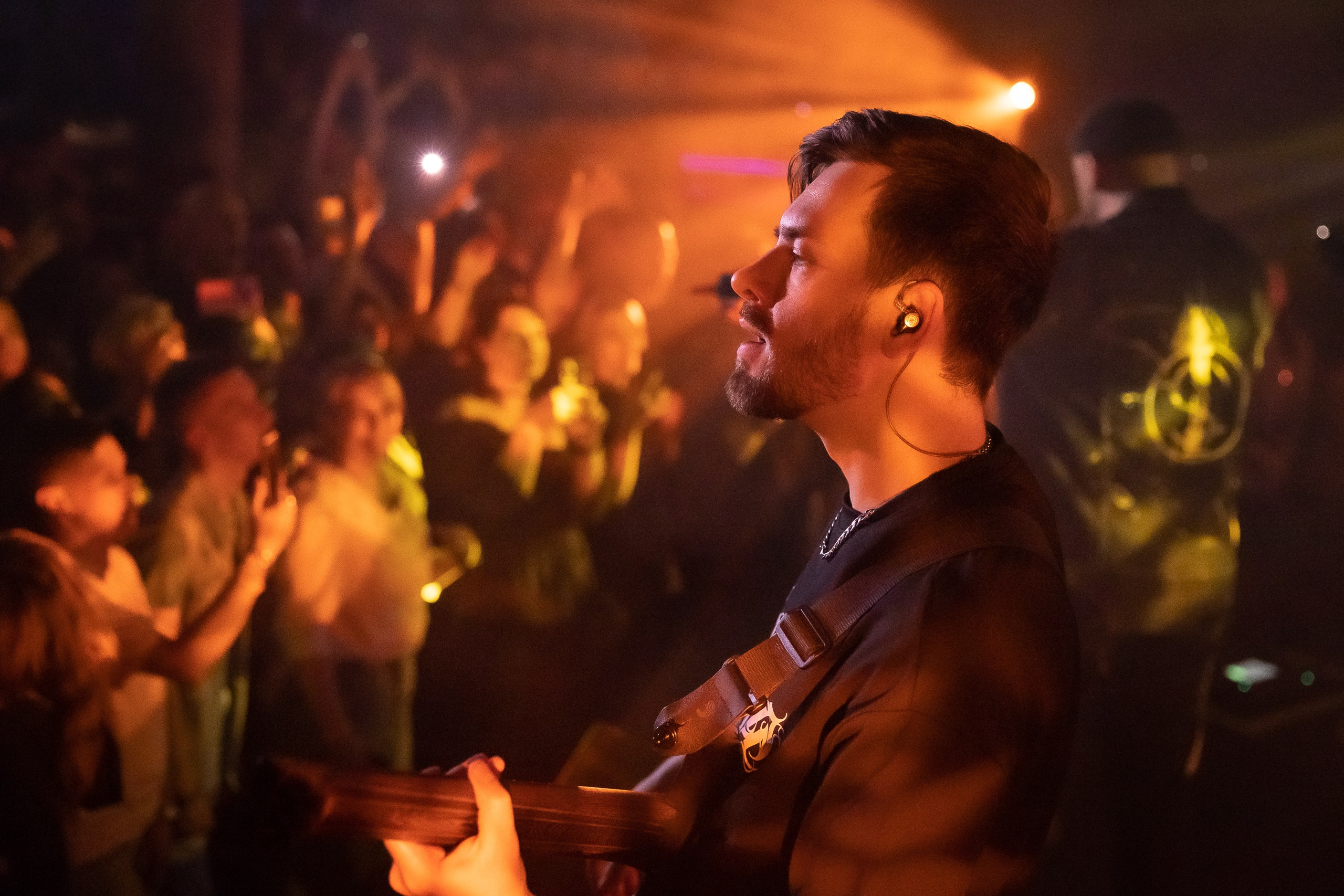 Концерт альтернатив метал группы iOSTRA в «Music bar Мумий Тролль» Москва. Фотограф Владимир Охрименко