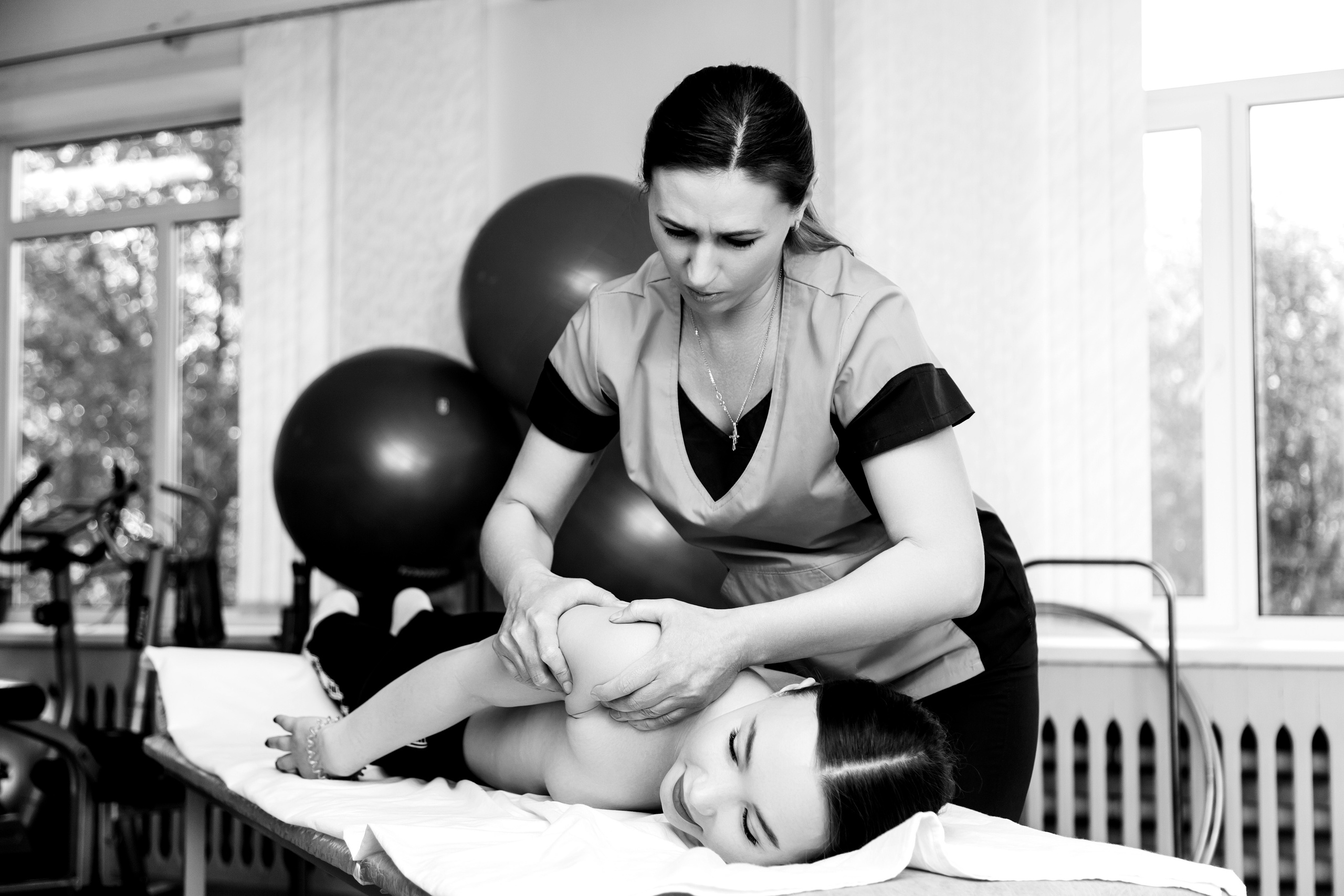 Банки и массаж. Фотограф Андрей Гузеев