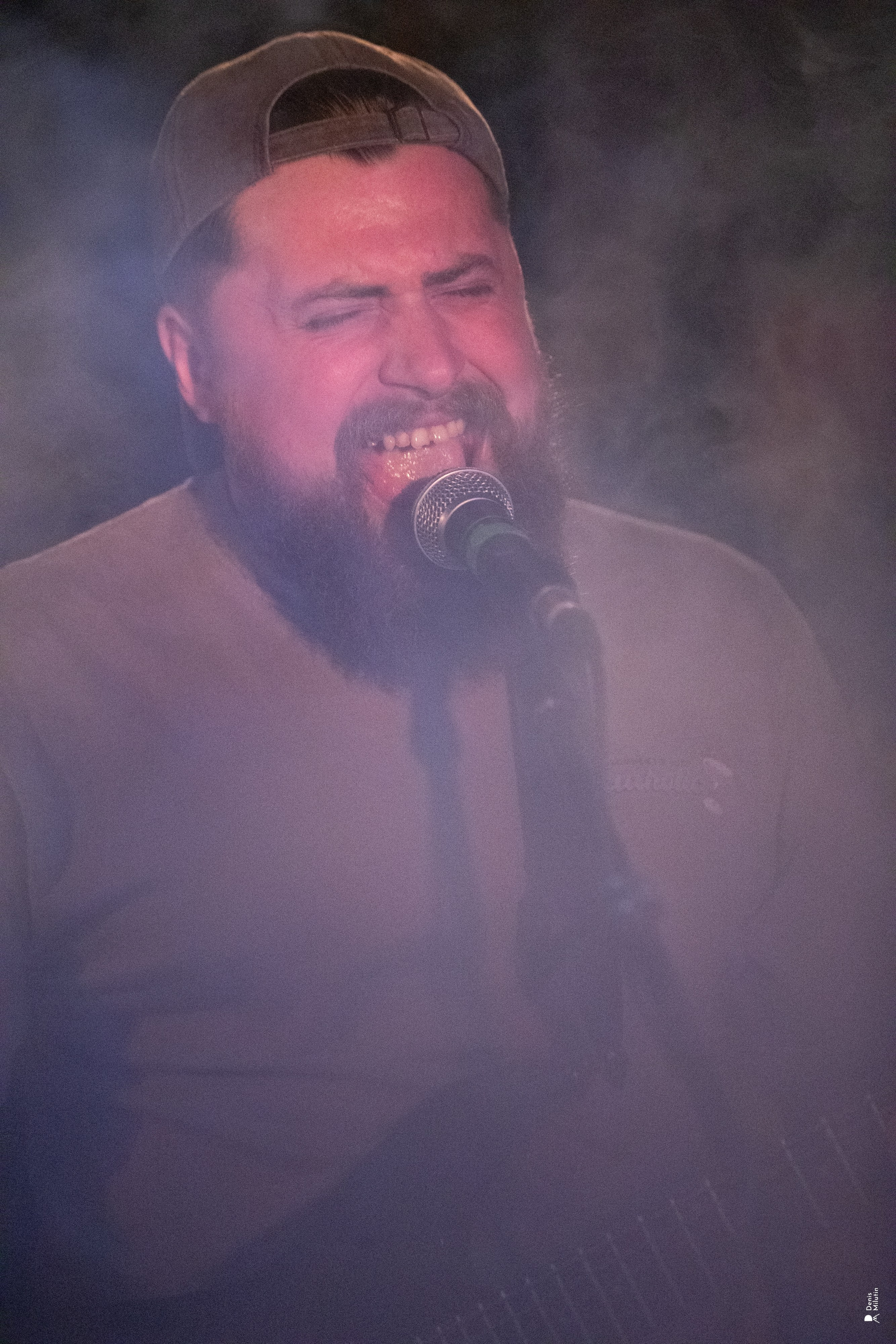 Рядом Ассенизаторы. Портретный фотограф Денис Милютин