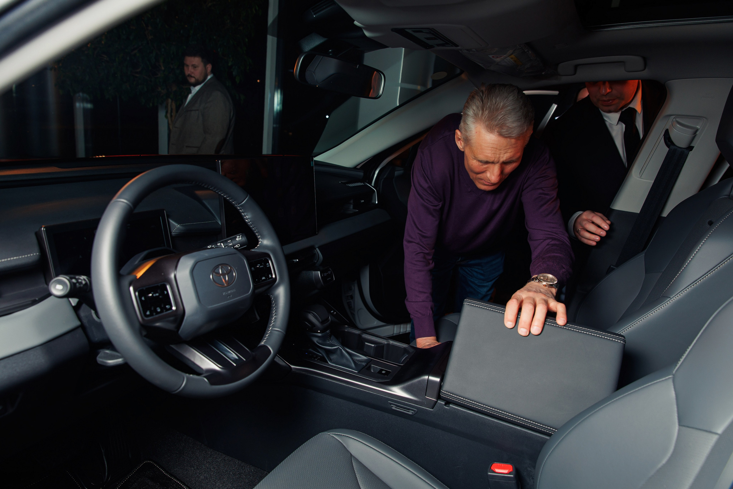 Презентация новой Toyota RAV4. Репортажный и свадебный фотограф в Уфе Павел Кожевников