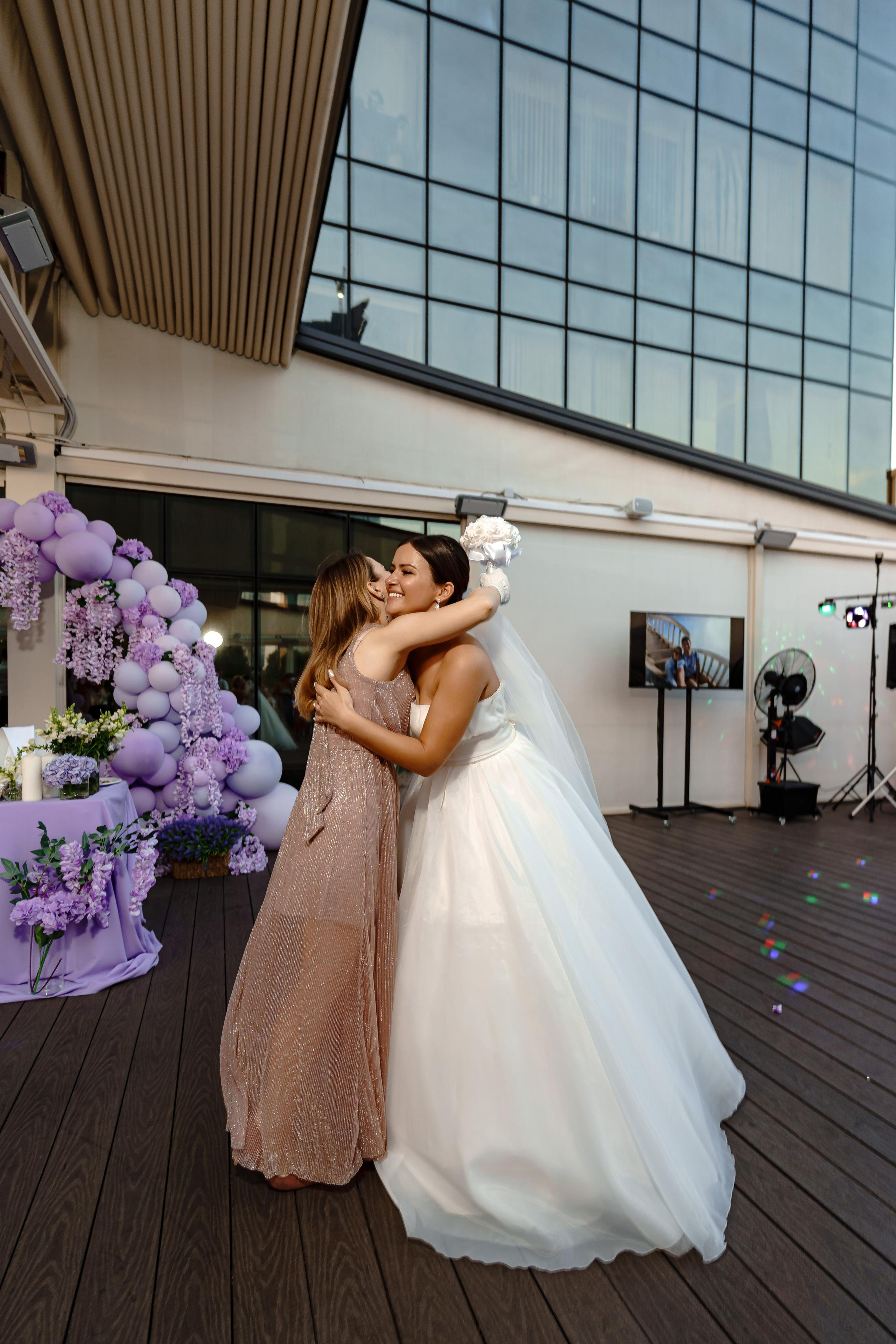 Свадебная фотосессия в отеле Crowne Plaza Moscow — World Trade Centre