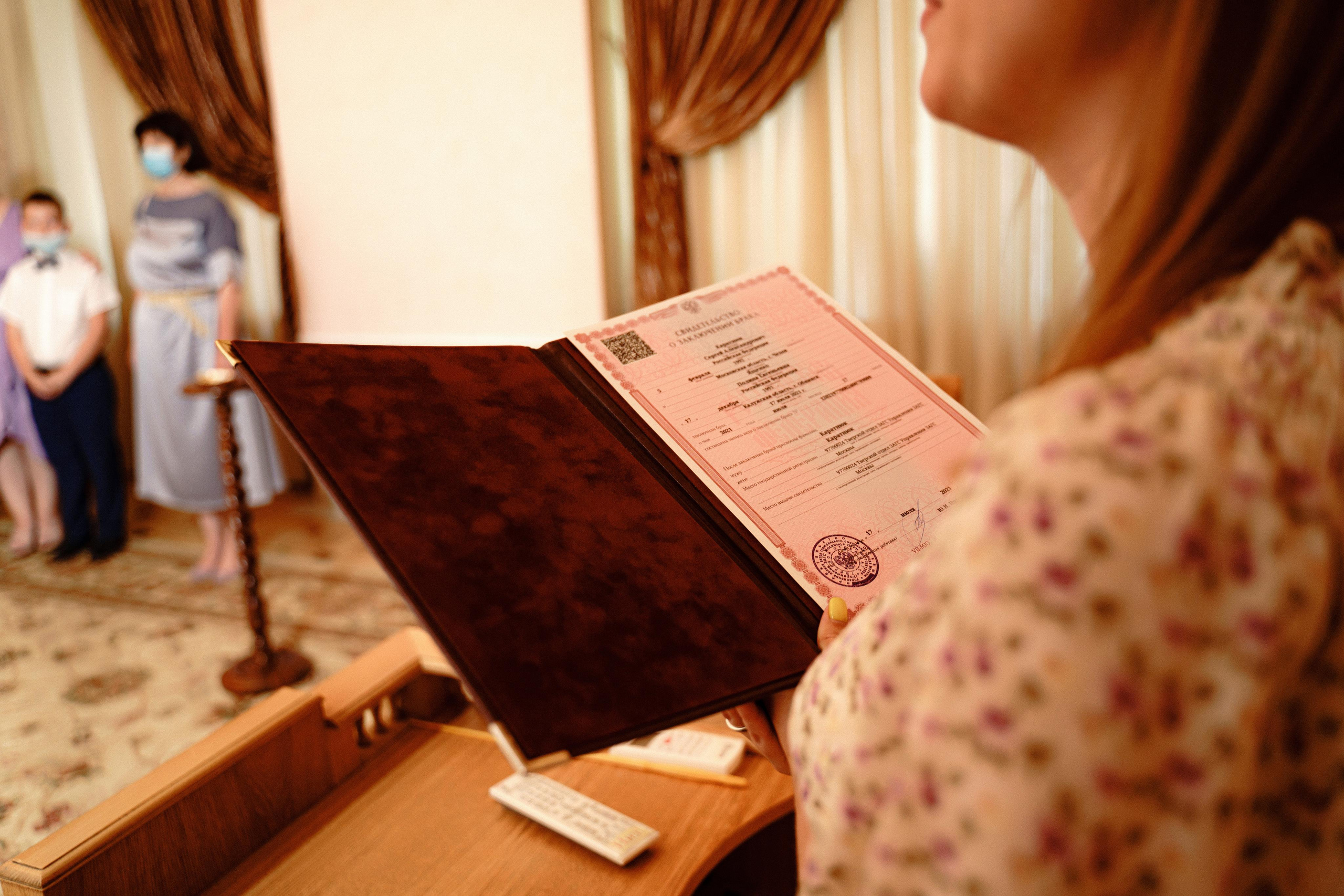 Свадебная фотосессия в отеле Crowne Plaza Moscow — World Trade Centre