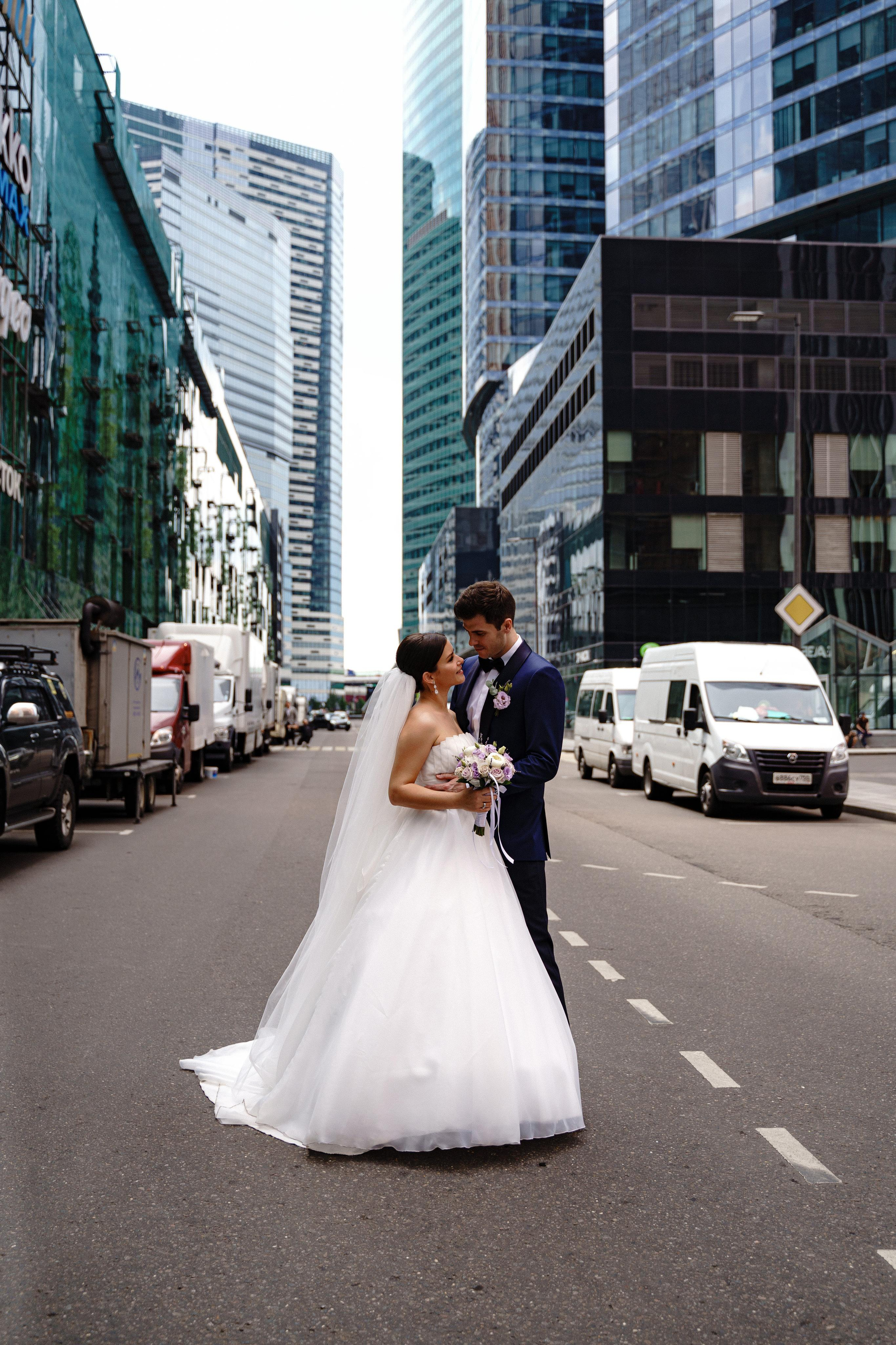 Свадебная фотосессия в отеле Crowne Plaza Moscow — World Trade Centre