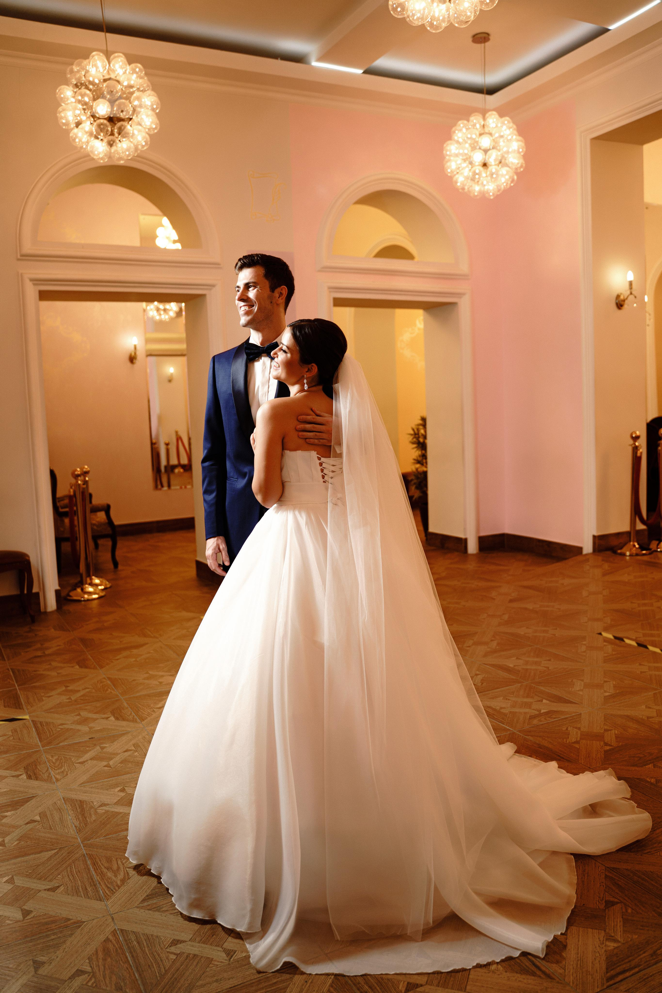 Свадебная фотосессия в отеле Crowne Plaza Moscow — World Trade Centre